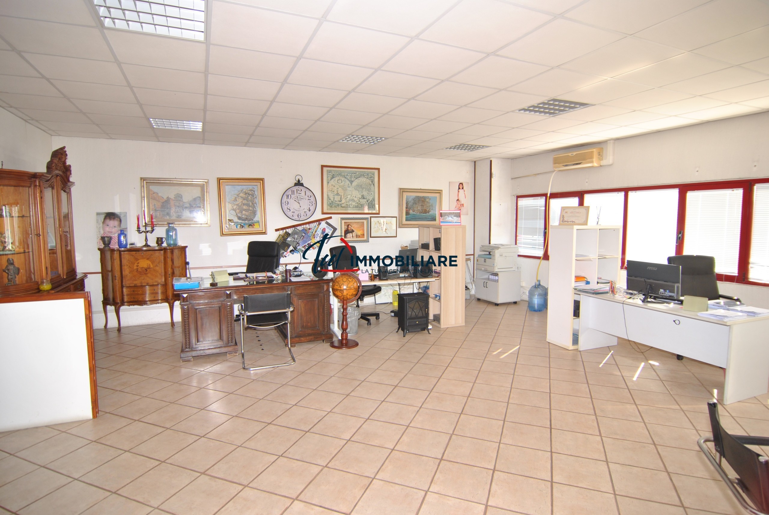 Capannone con giardino in via aiaccia 64, Collesalvetti