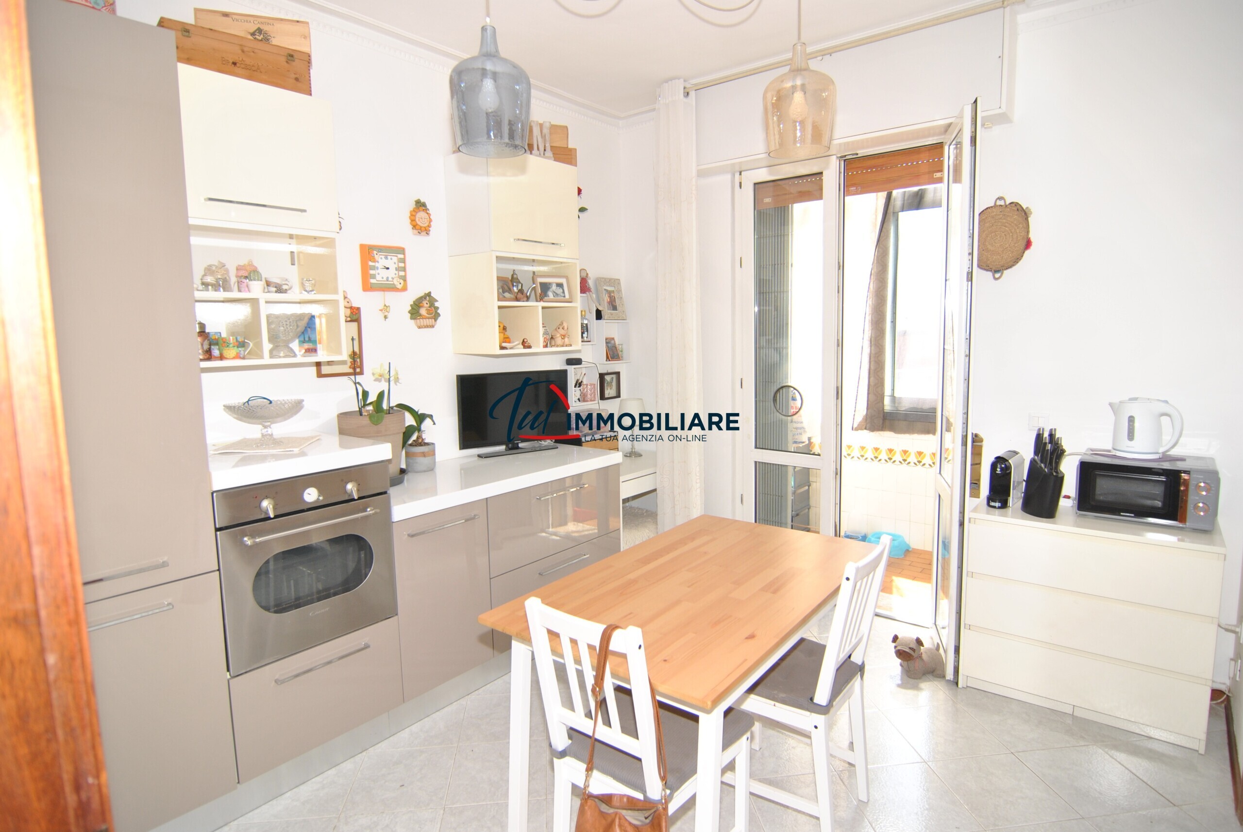 Appartamento in vendita in via degli scarronzoni 9, Livorno