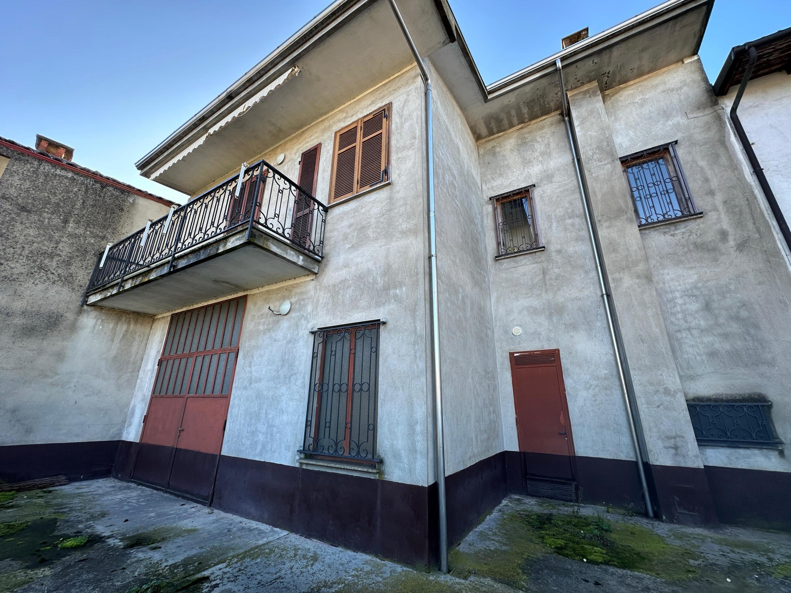 Casa indipendente con giardino in via giuseppe verdi 1313, Borgo Vercelli