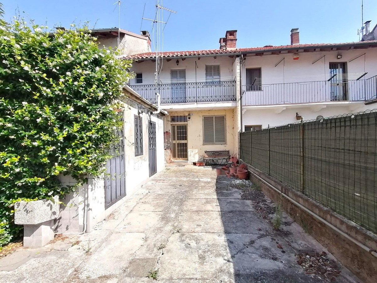 Casa indipendente con giardino in via b. rattazzi 12, Rive