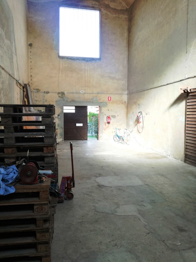 Capannone in vendita a Pezzana