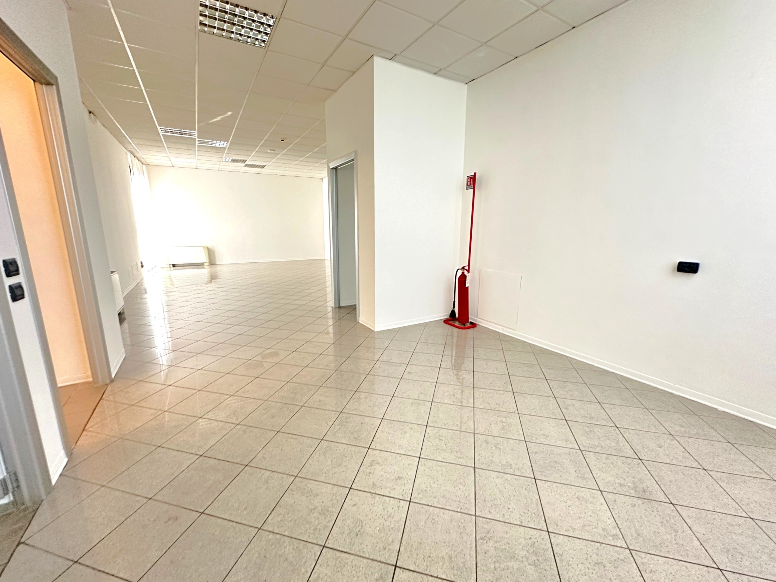 Locale commerciale in vendita in via dei mestieri 8, Concorezzo