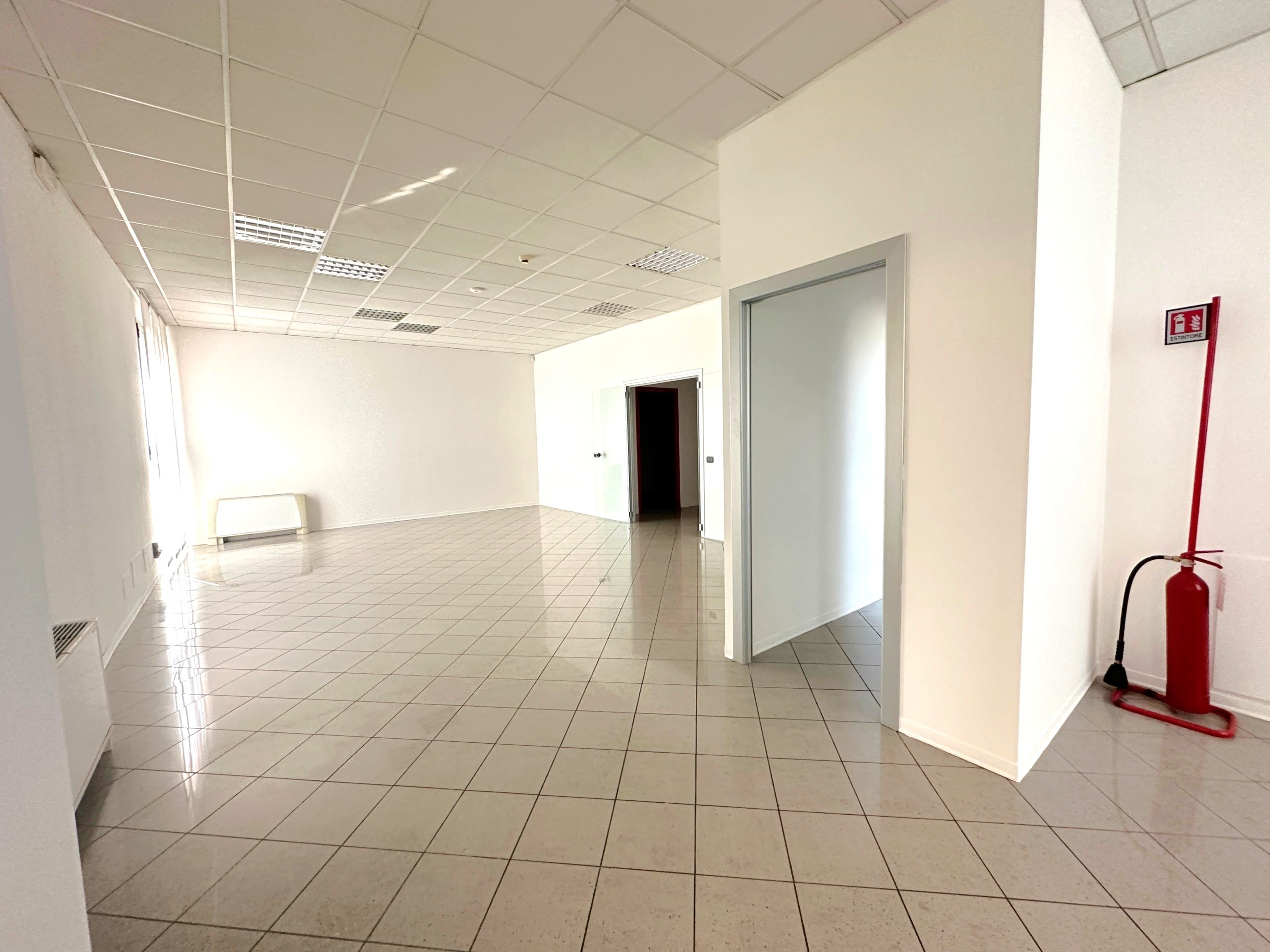 Locale commerciale in vendita in via dei mestieri 8, Concorezzo