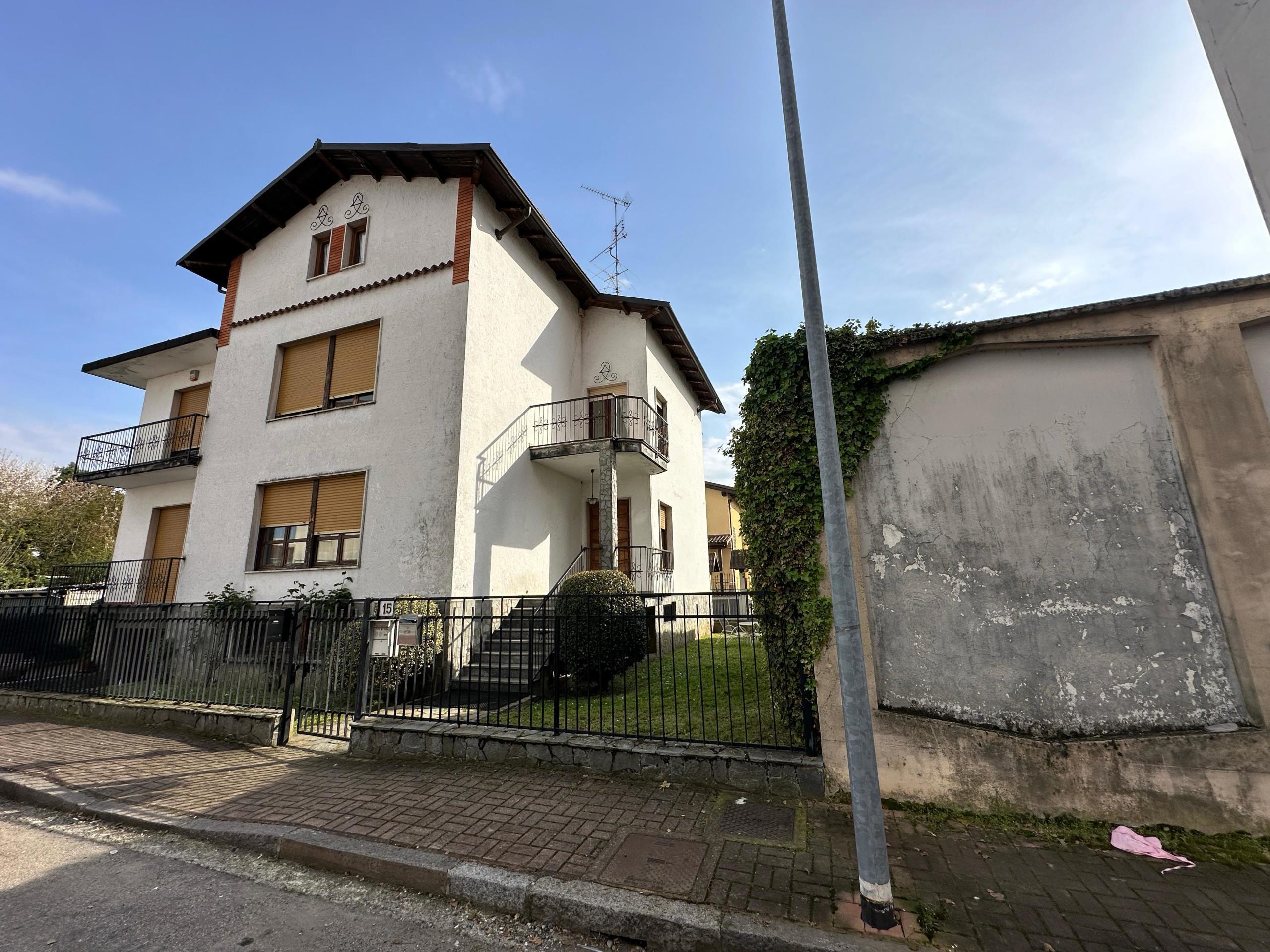 Attico con giardino in via siracusa 15, Vercelli