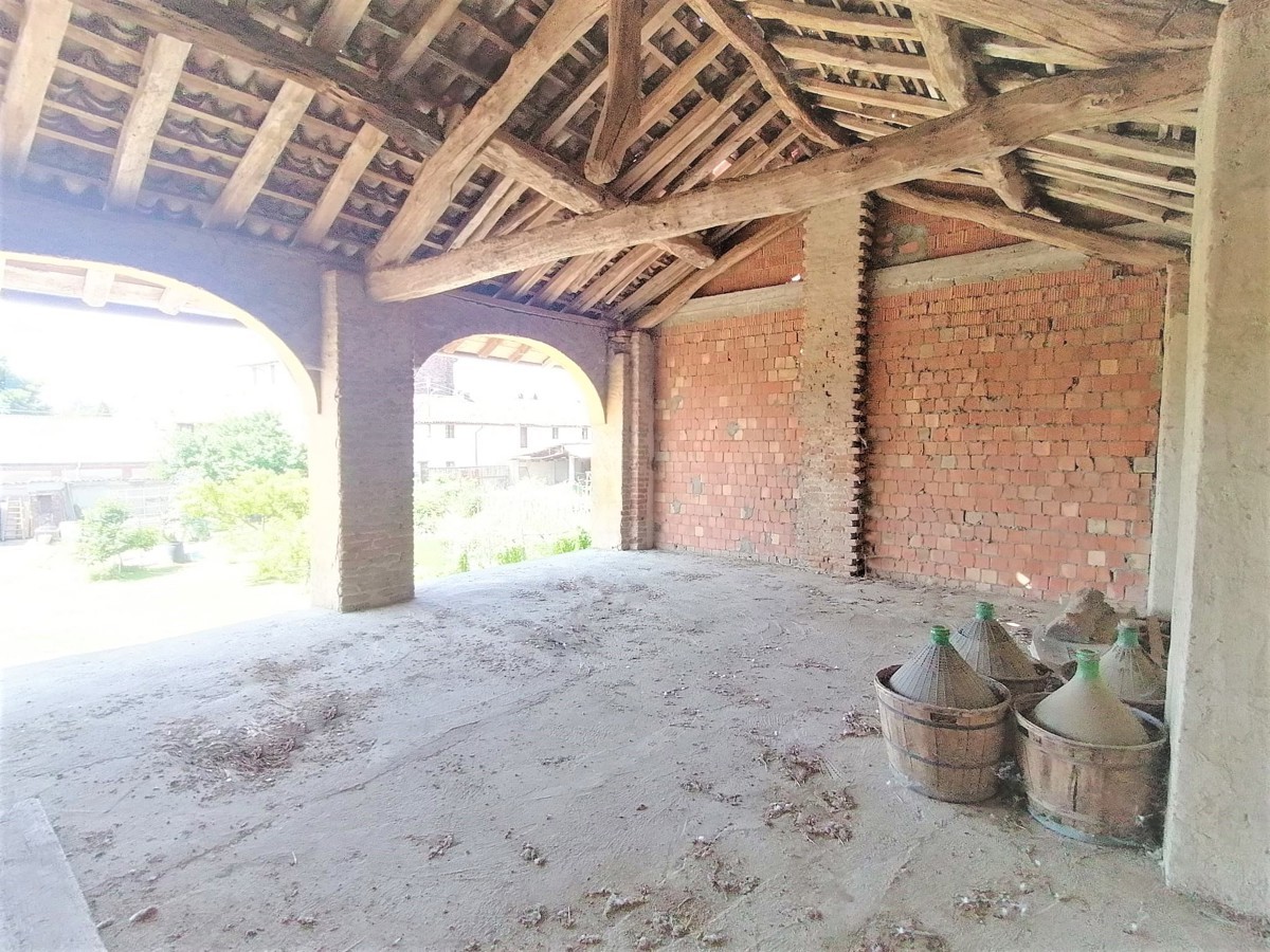 Casa indipendente con giardino in via adua 10, Pezzana