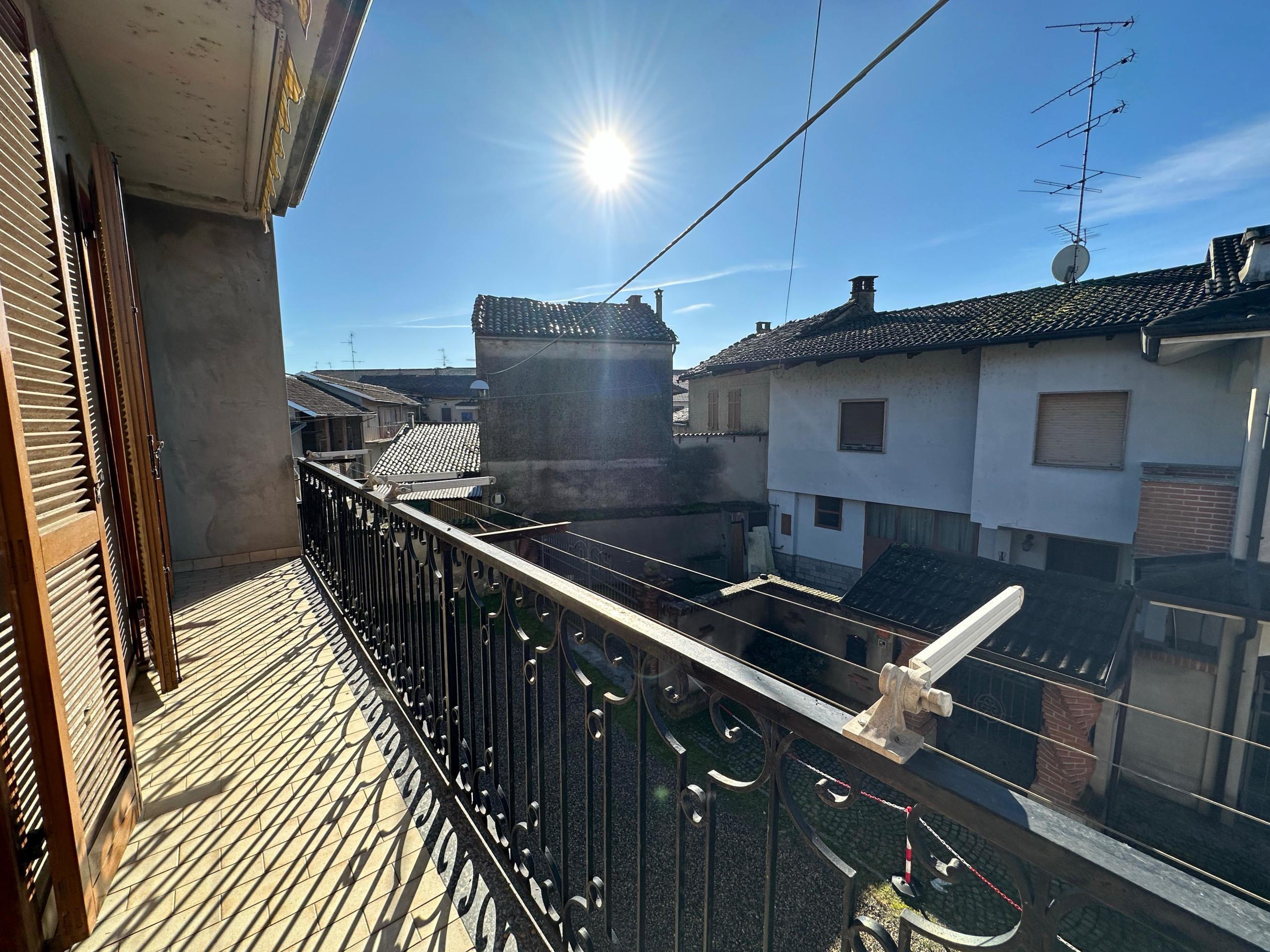 Casa indipendente con giardino in via giuseppe verdi 1313, Borgo Vercelli