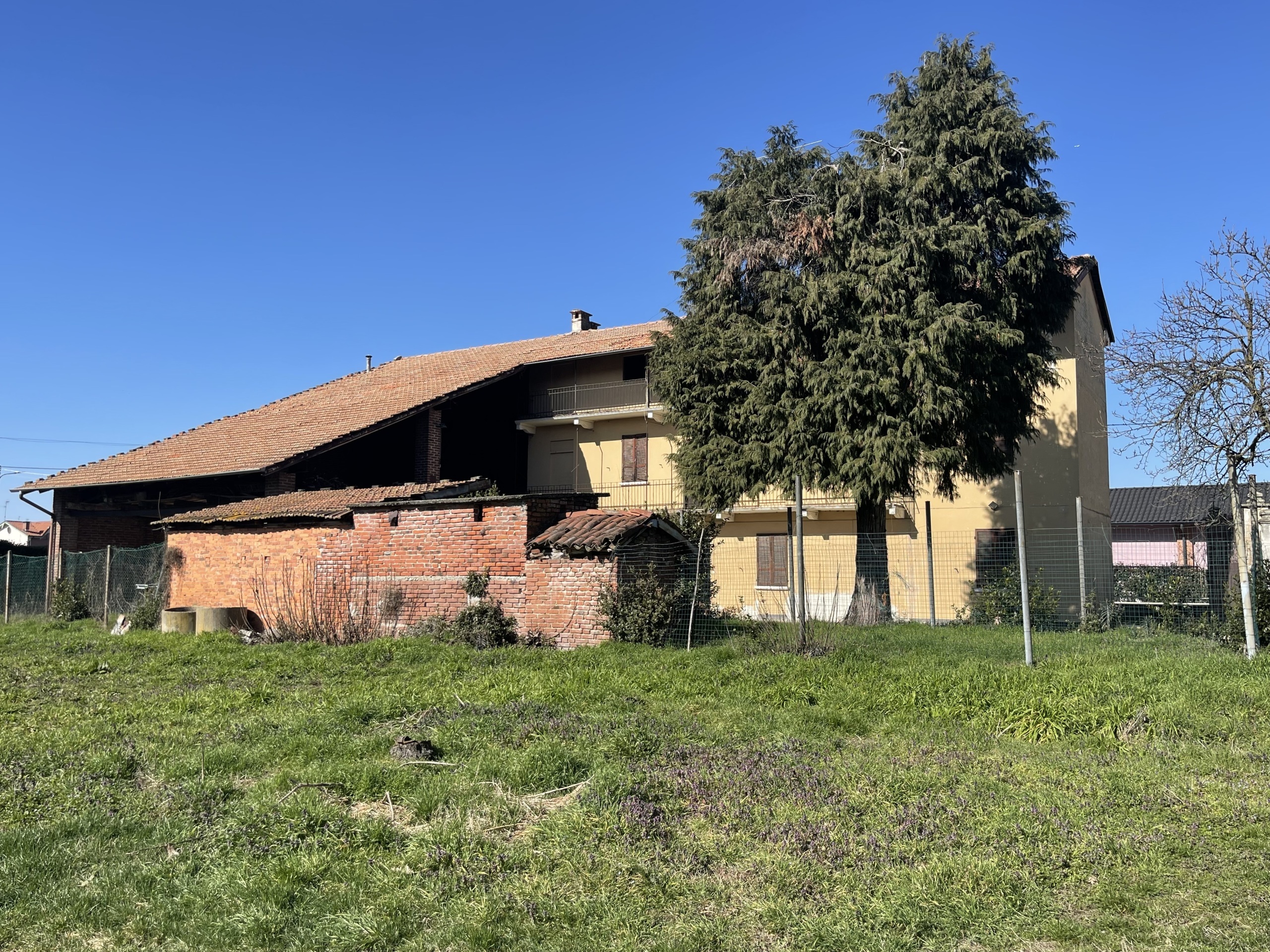 Casa indipendente da ristrutturare in via roma 4343, Fara Novarese