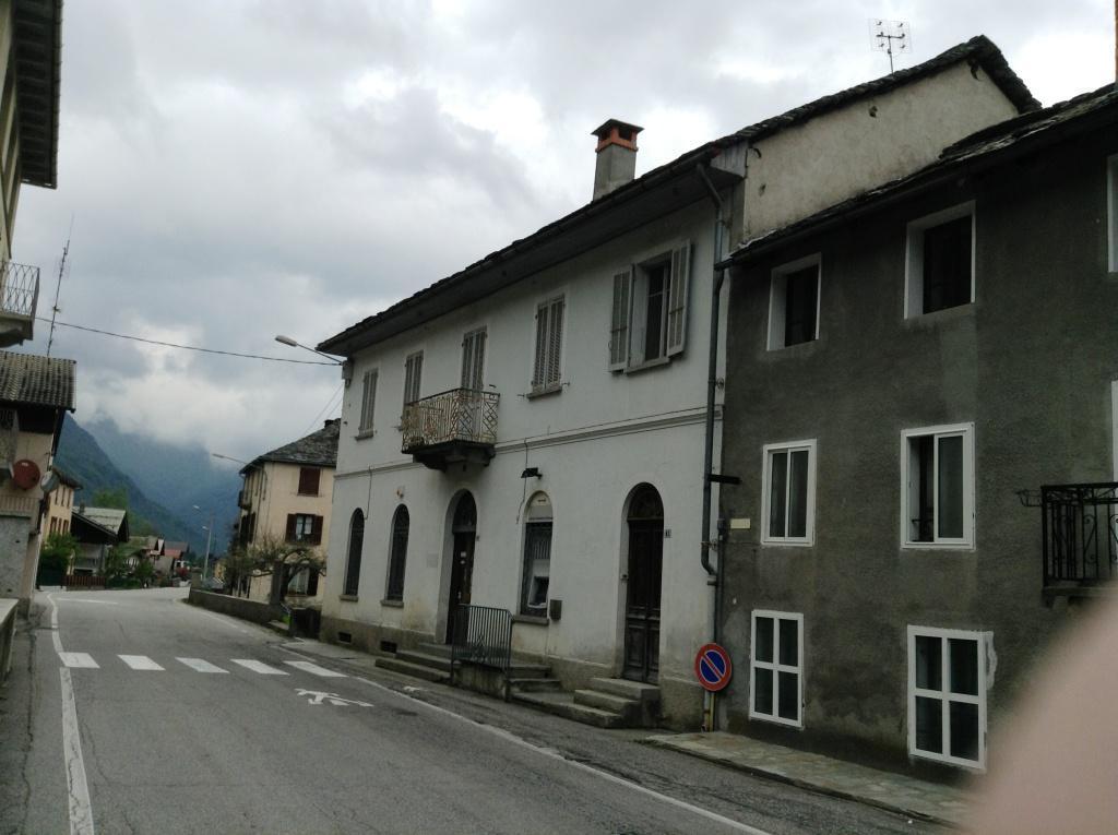 Ufficio da ristrutturare in via monte rosa 63, Scopa