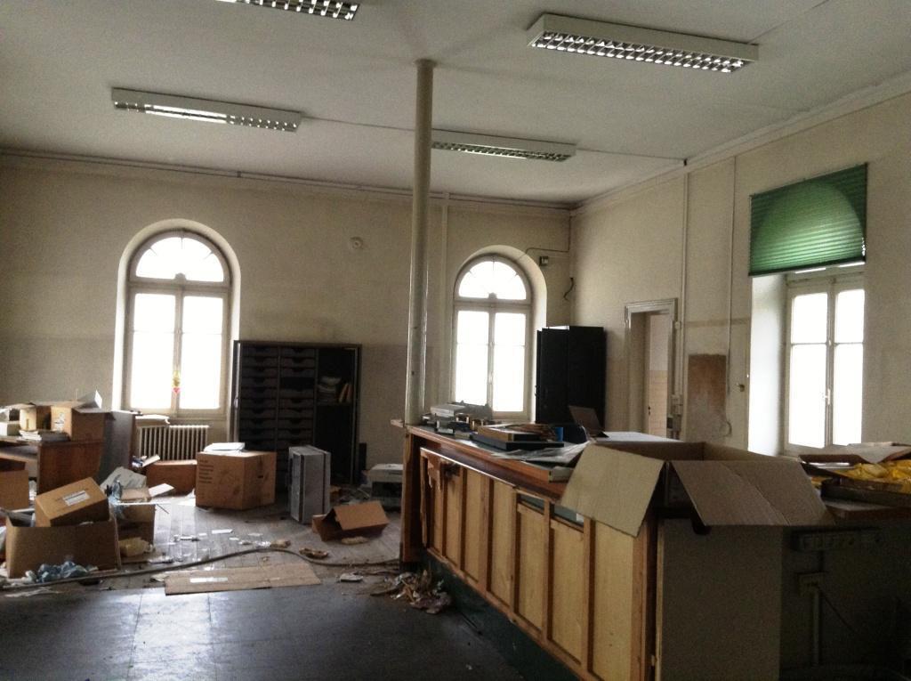 Ufficio da ristrutturare in via monte rosa 63, Scopa