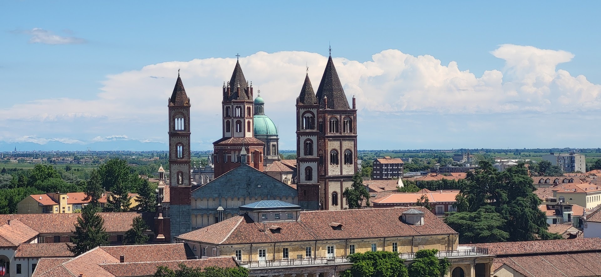 Attico con terrazzo in via gaudenzio ferrari 19, Vercelli