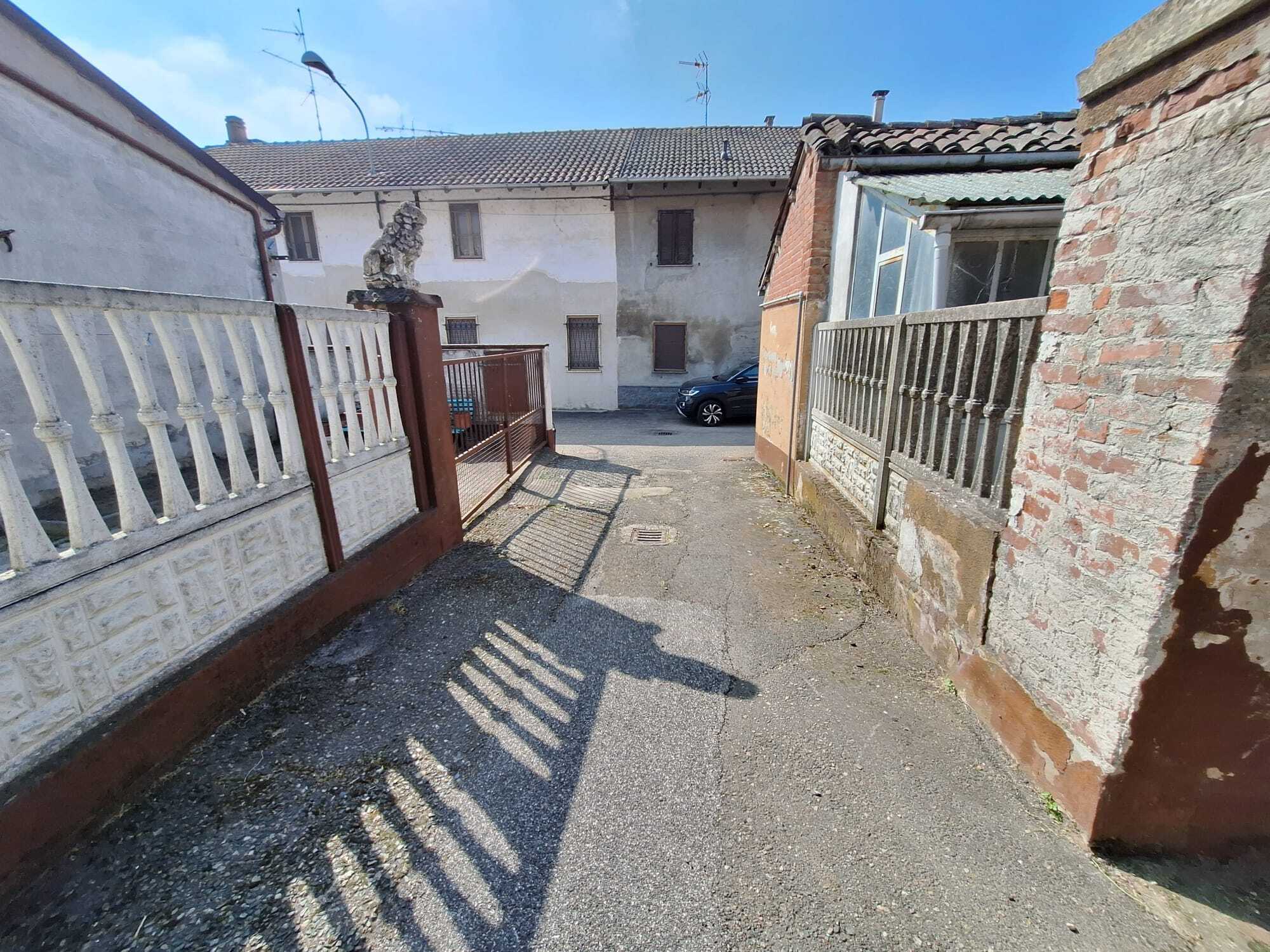 Casa indipendente da ristrutturare in via vittorio veneto 5, Prarolo