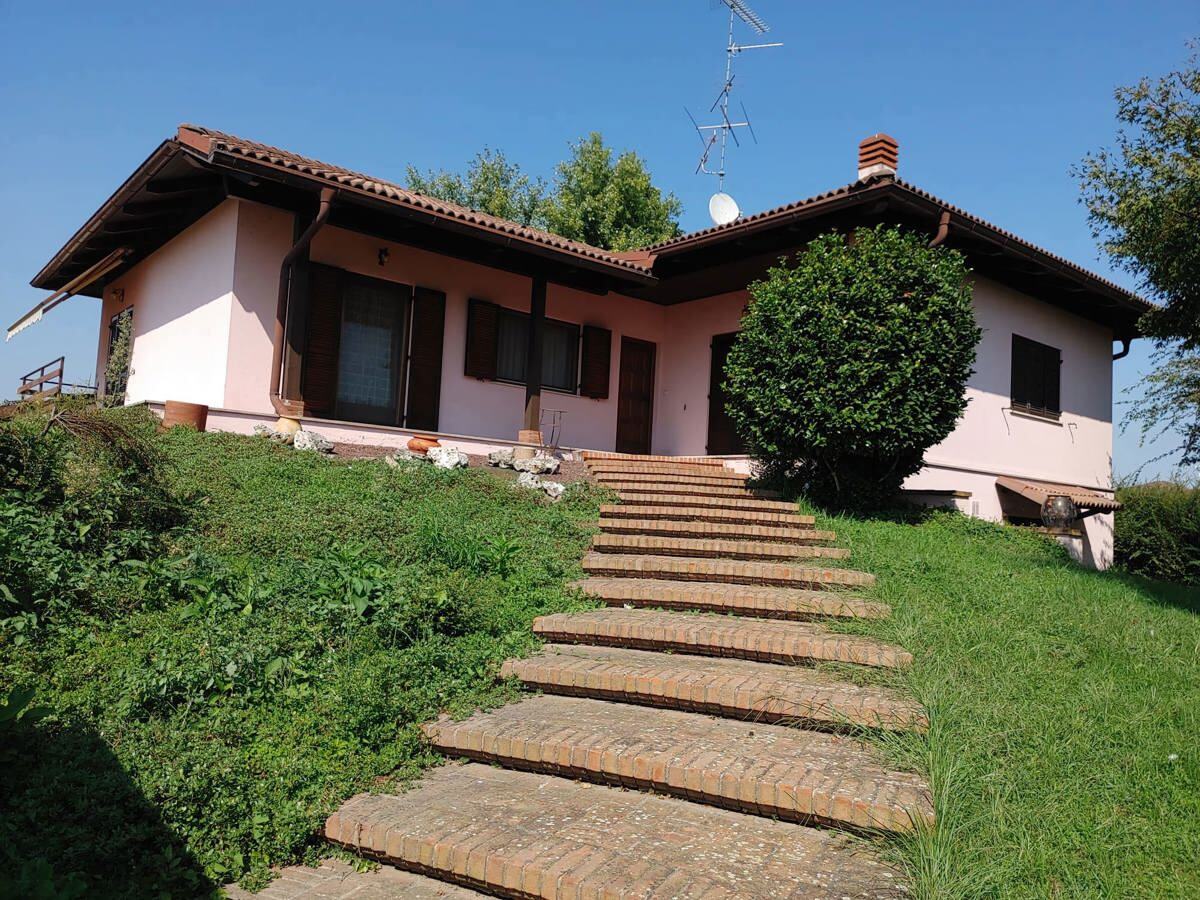 Casa indipendente con giardino in piazzale felice dardano 24a, Villata