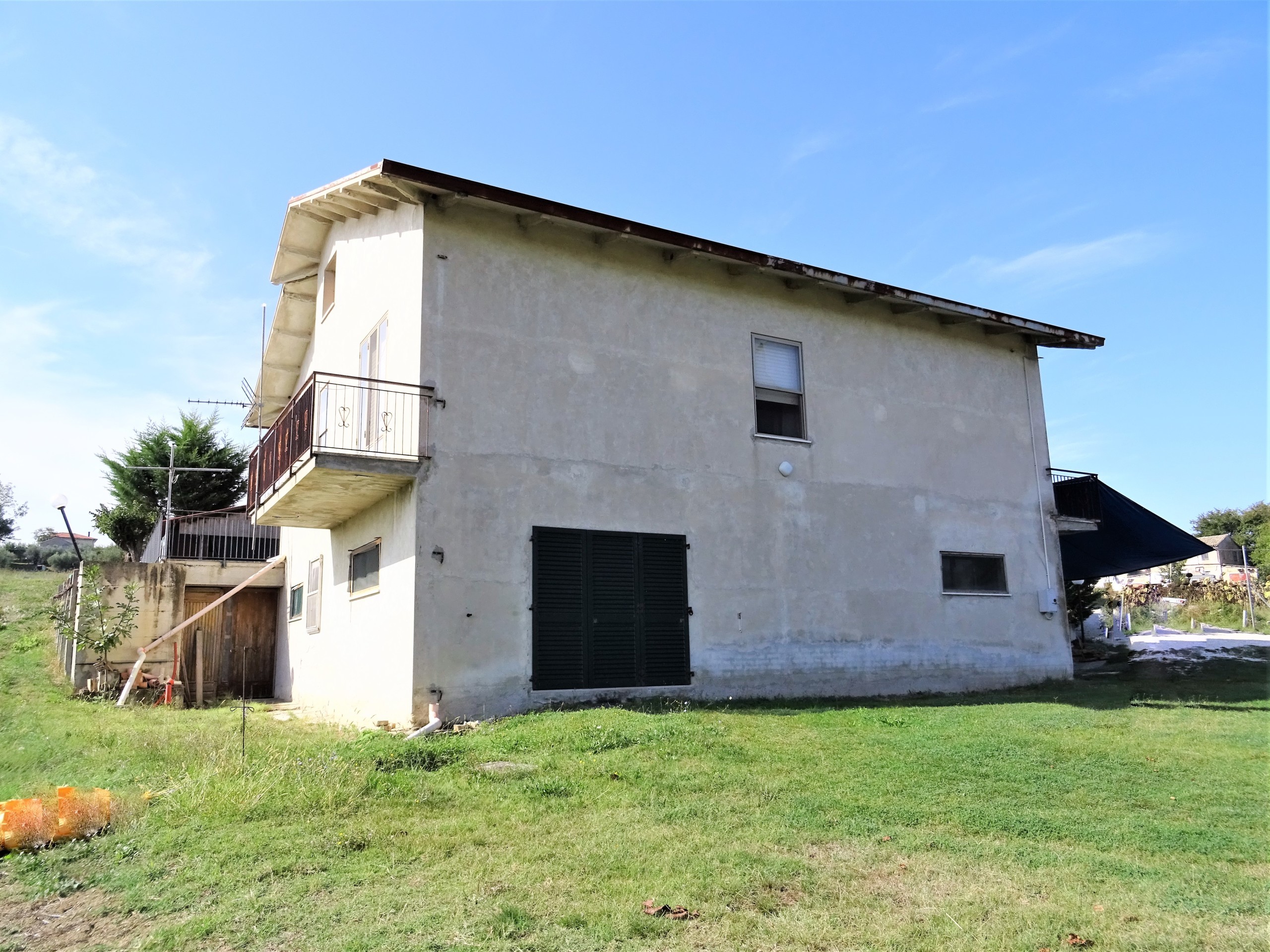 Casa indipendente con giardino, Ostra pianello