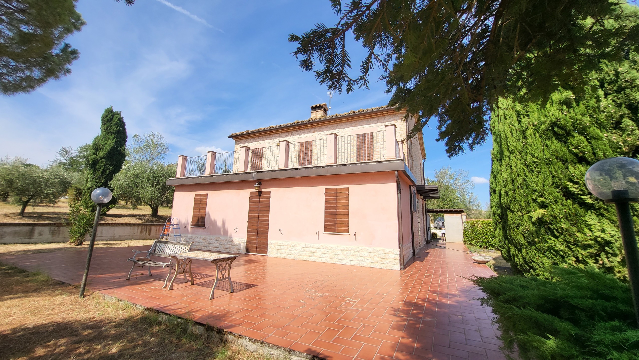 Casa indipendente con giardino, Arcevia avacelli
