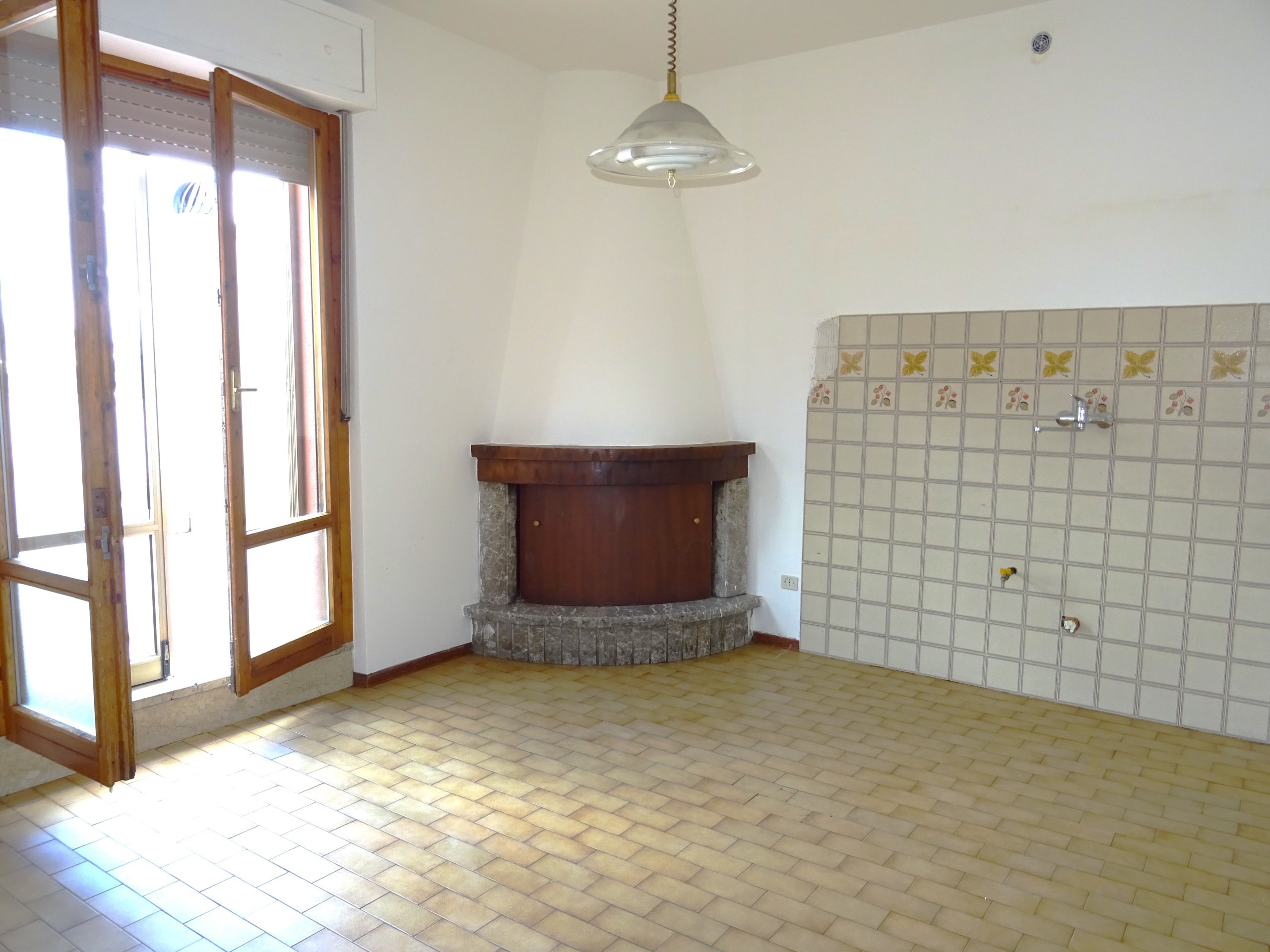 Quadrilocale con terrazzo a Serra de' Conti