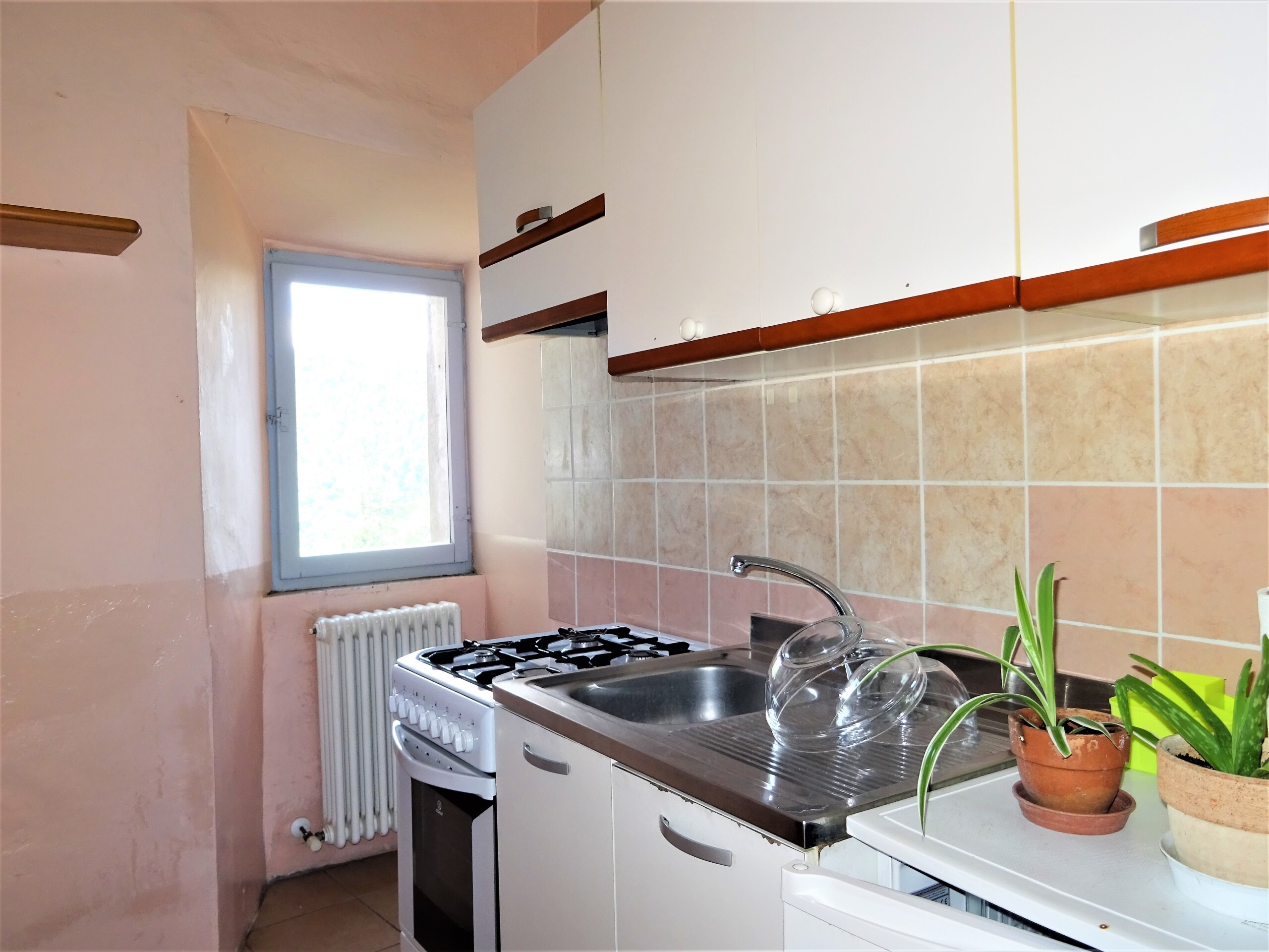 Trilocale con giardino a Arcevia