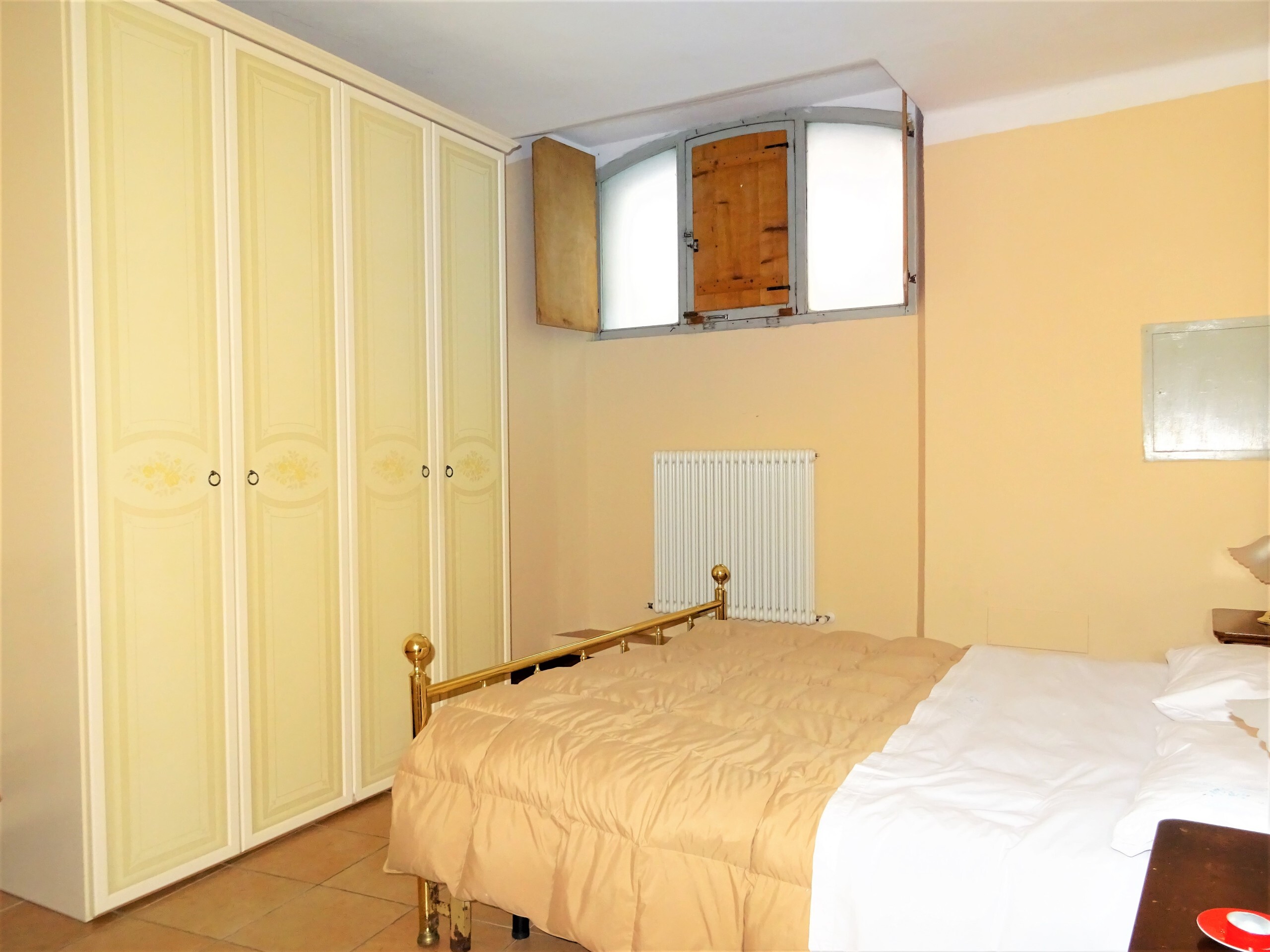 Trilocale con giardino a Arcevia