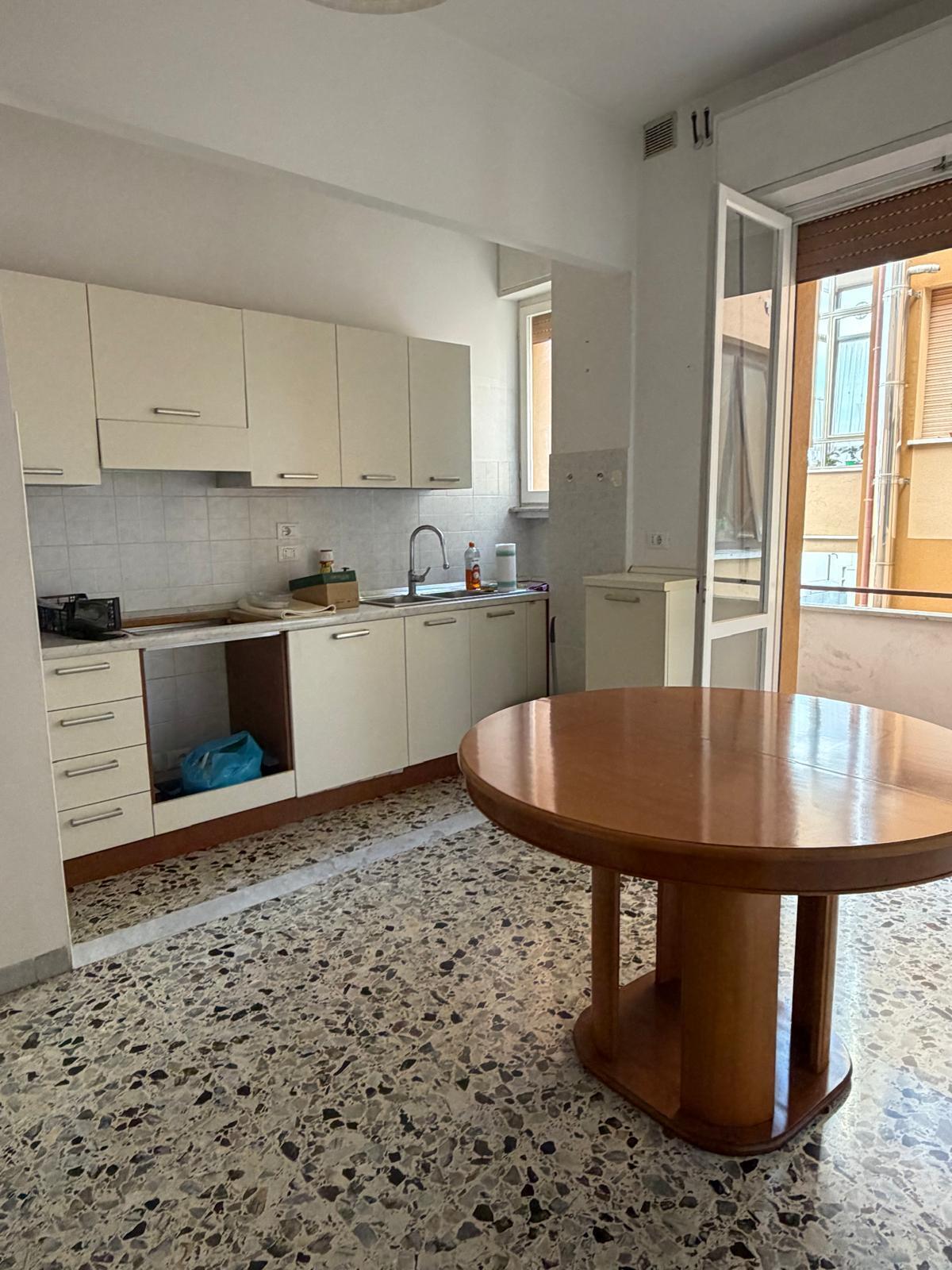 Quadrilocale con box, Senigallia centro