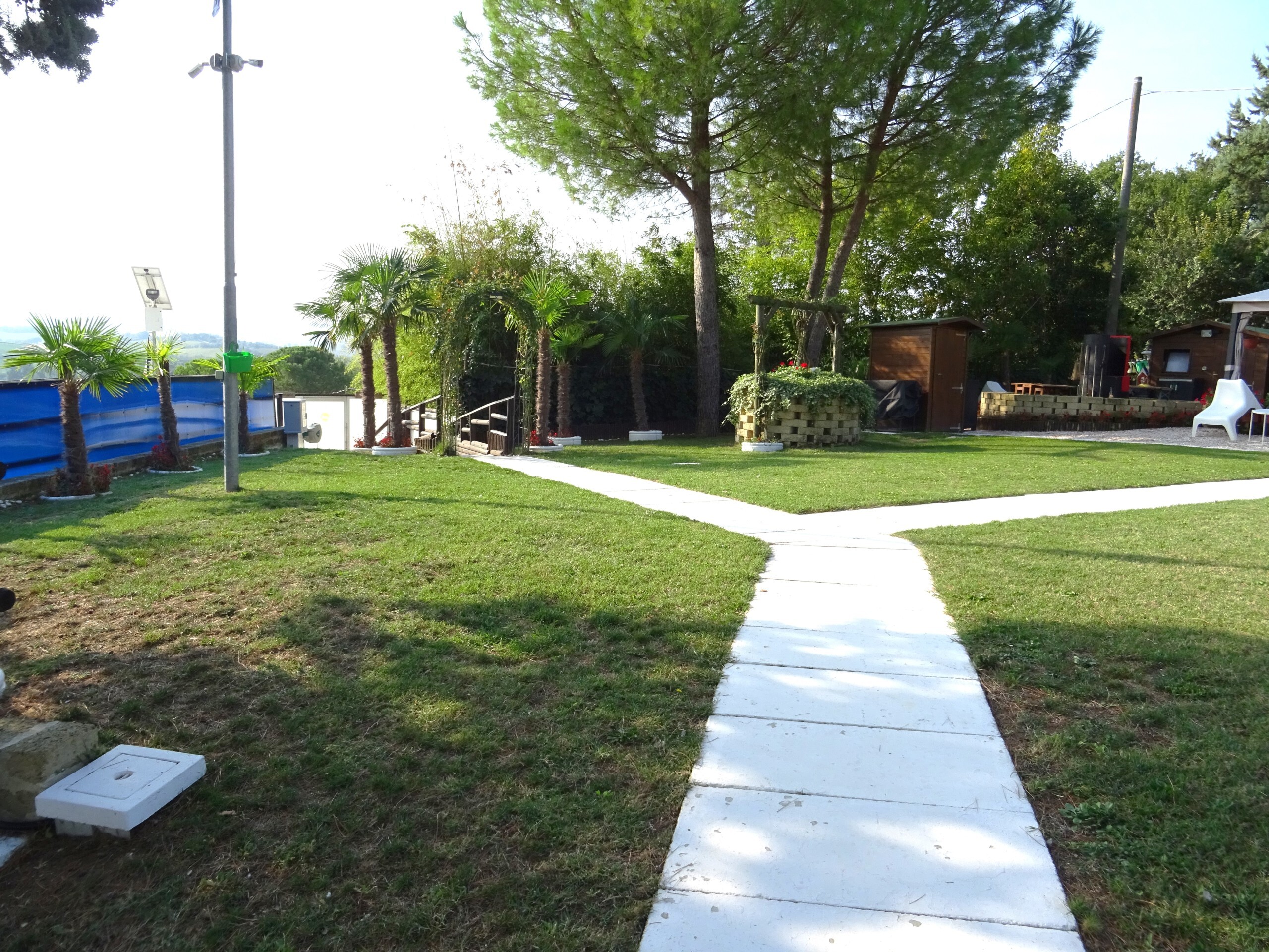 Casa indipendente con giardino a Ostra Vetere