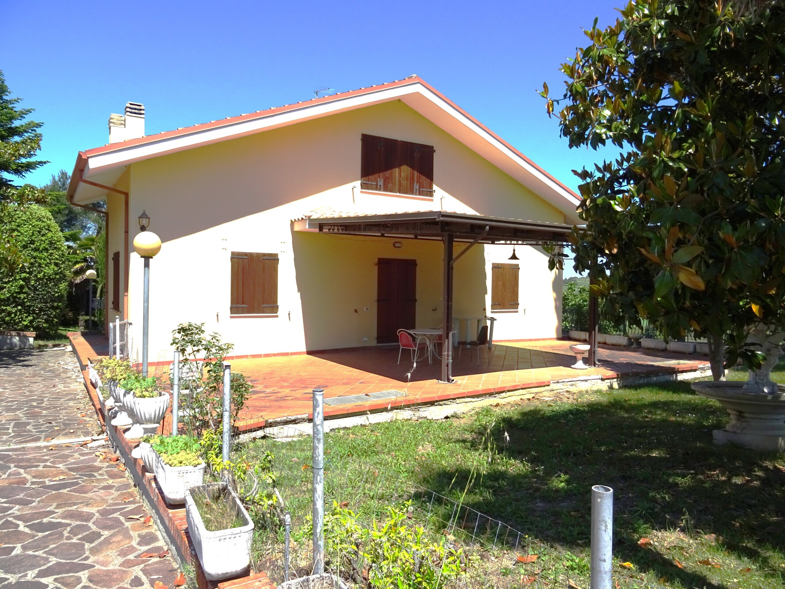 Casa indipendente con giardino a Monte San Vito