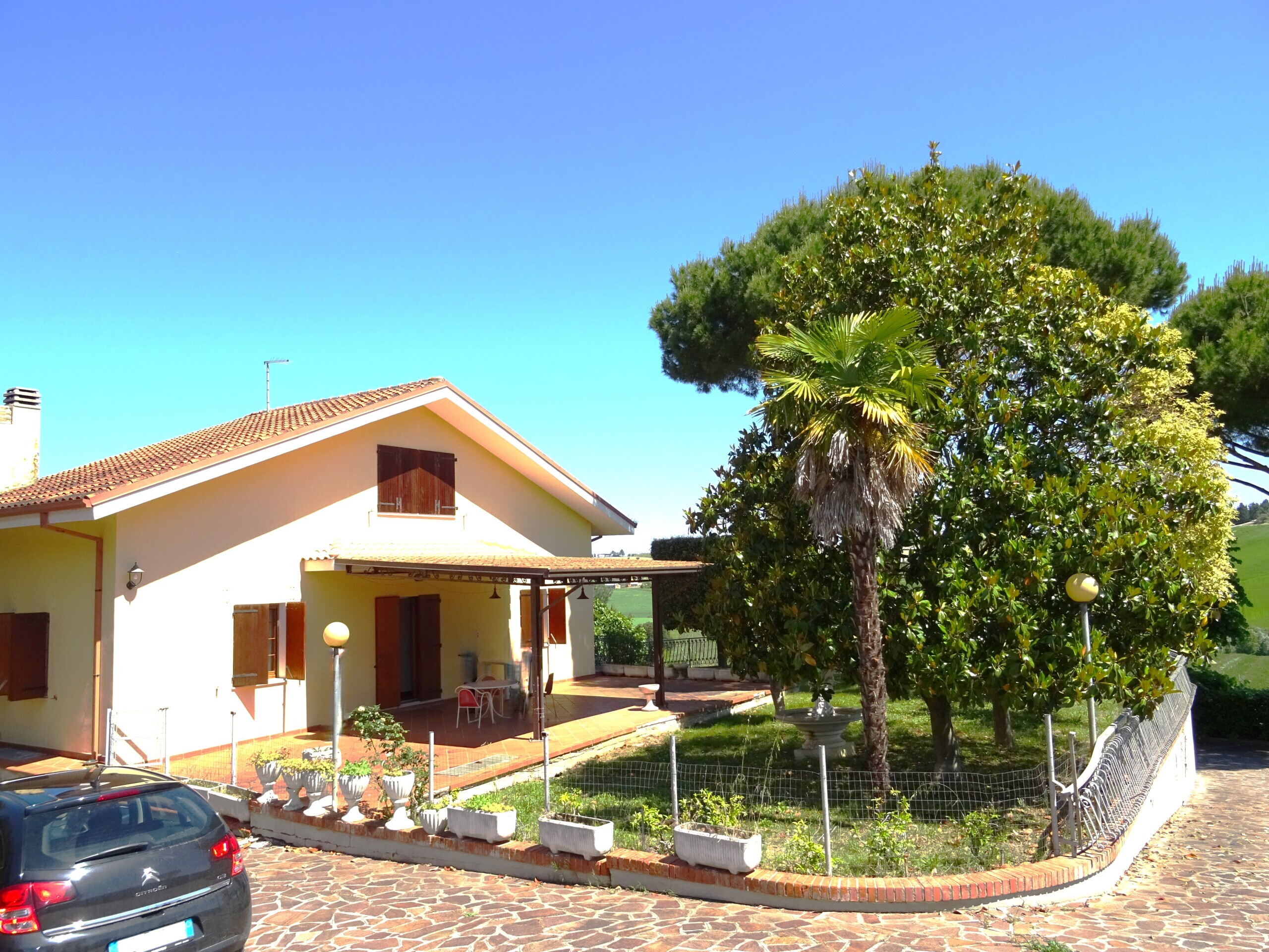 Casa indipendente con giardino a Monte San Vito