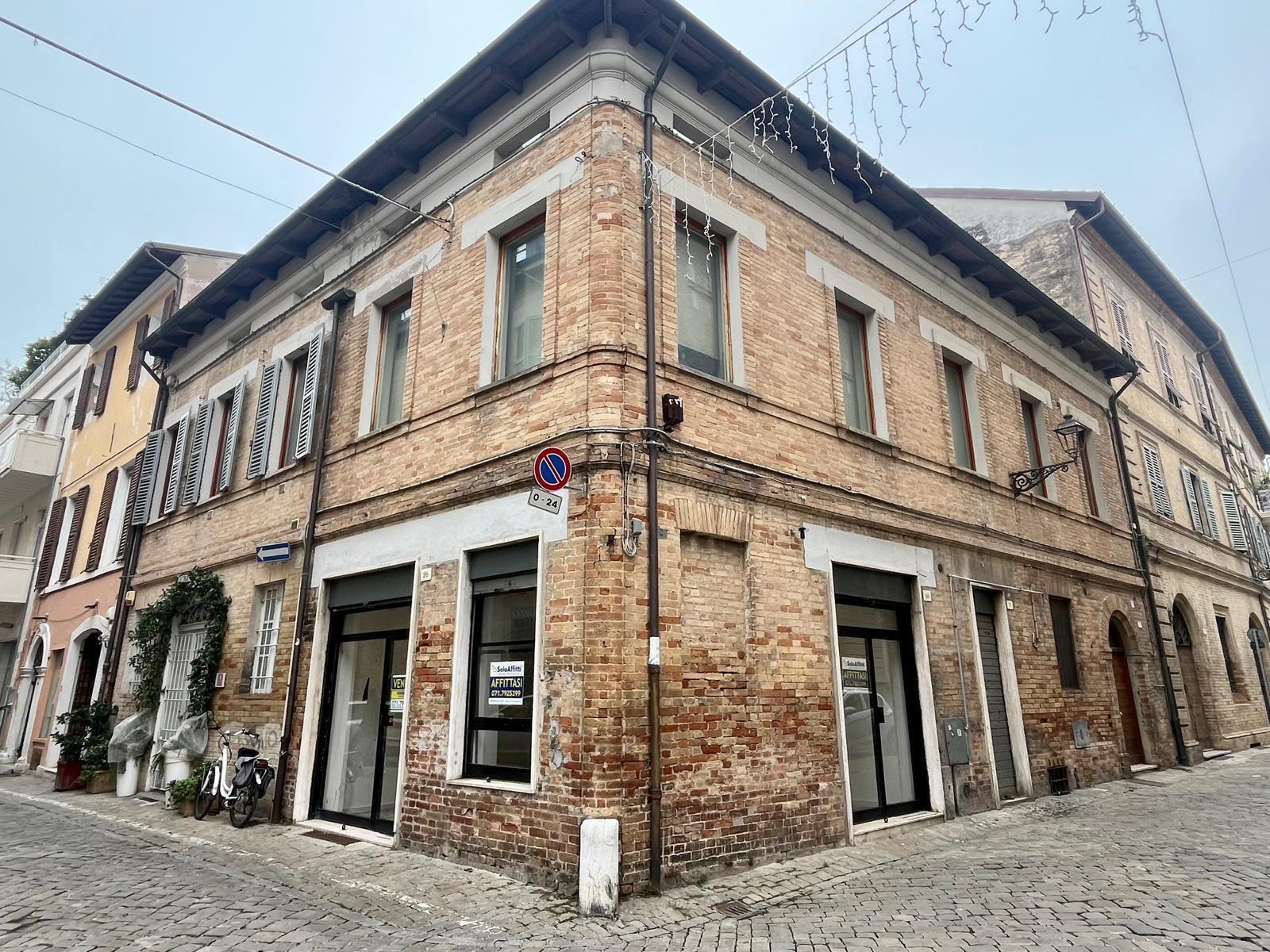 Locale commerciale in vendita, Senigallia centro
