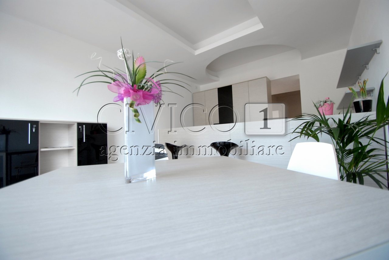 Locale commerciale in affitto in via chiesanuova, Padova