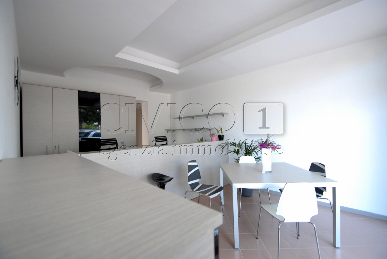 Locale commerciale in affitto in via chiesanuova, Padova