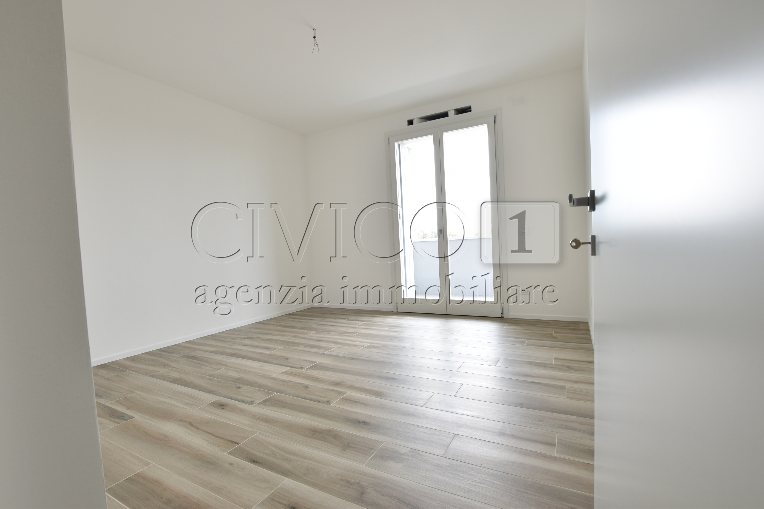 Quadrilocale con terrazzo in via raggio di sole, Padova