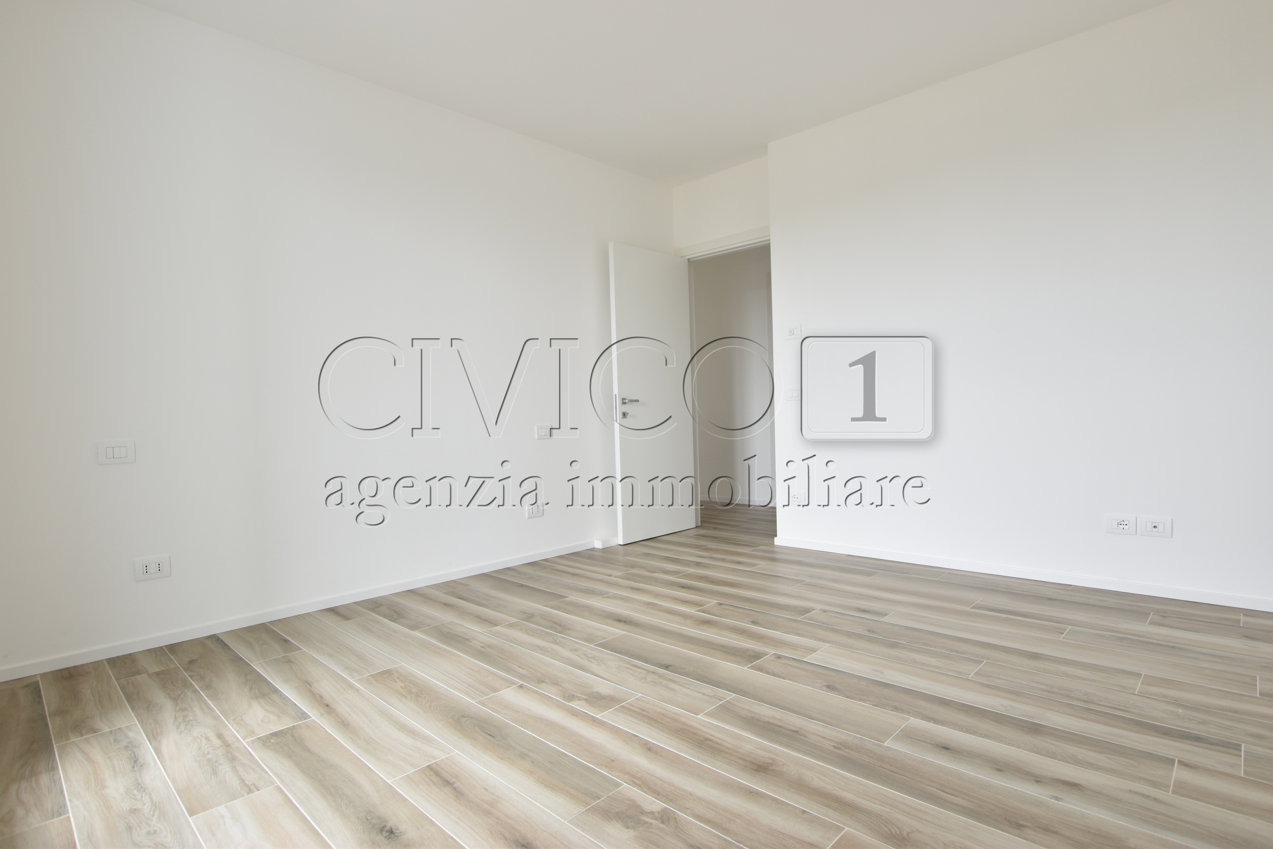 Quadrilocale con terrazzo in via raggio di sole, Padova