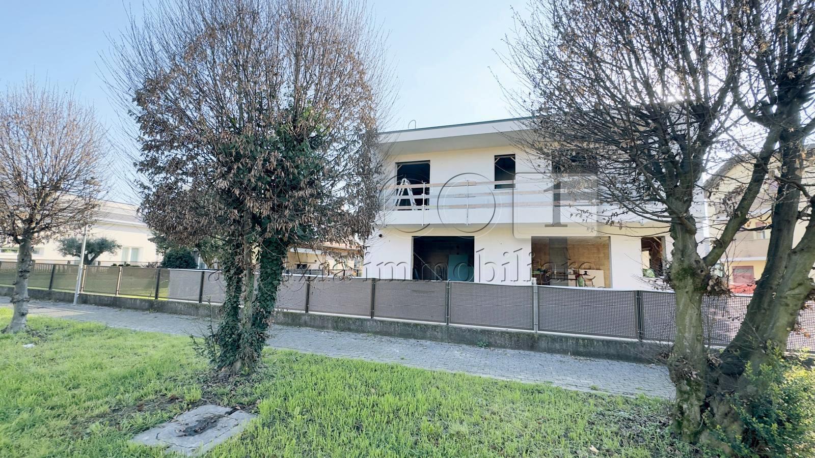 Casa indipendente con giardino in via dei favari 3, Limena