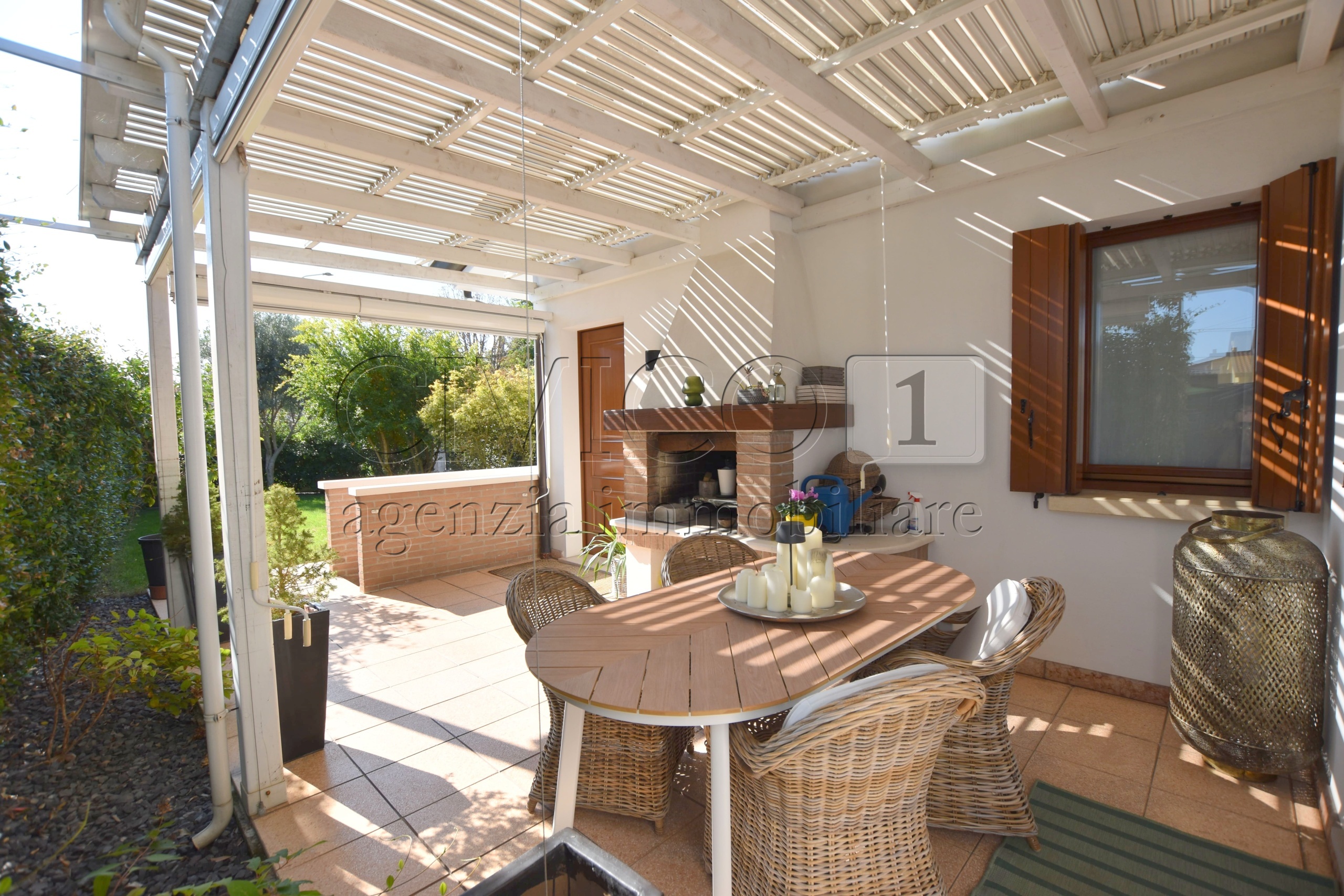 Villa con giardino in via bolzano, Saonara