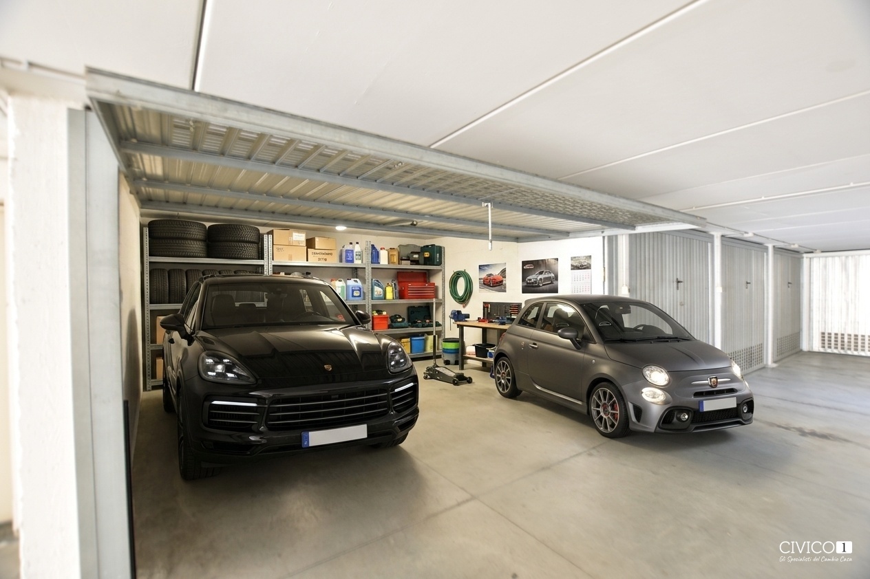 Box/Garage 48mq con box doppio in via beato pellegrino, Padova