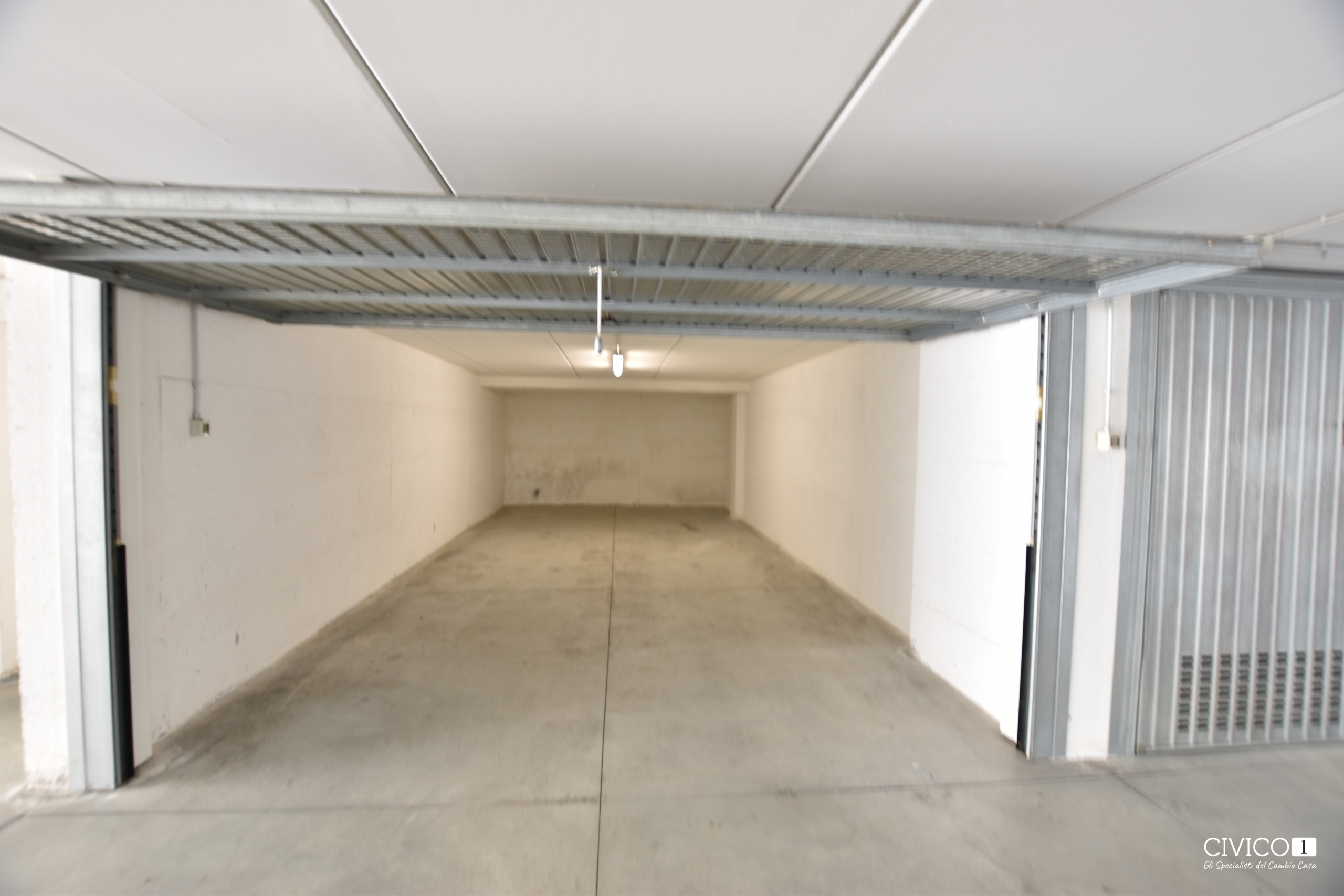 Box/Garage 48mq con box doppio in via beato pellegrino, Padova