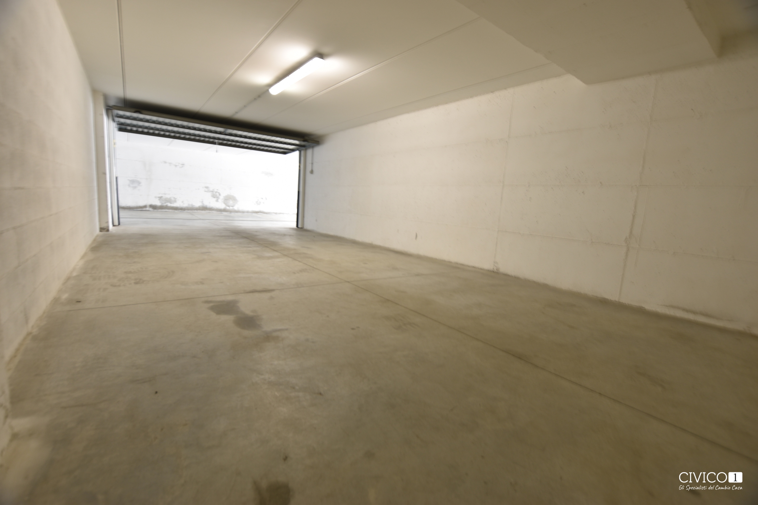 Box/Garage 48mq con box doppio in via beato pellegrino, Padova