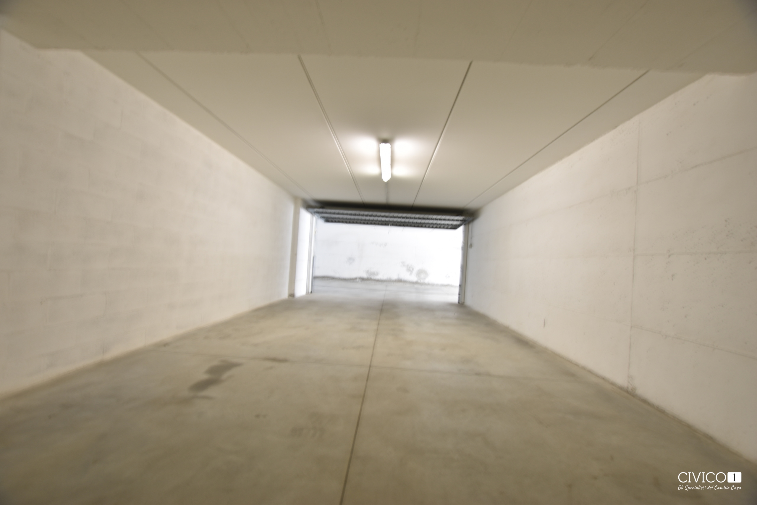 Box/Garage 48mq con box doppio in via beato pellegrino, Padova