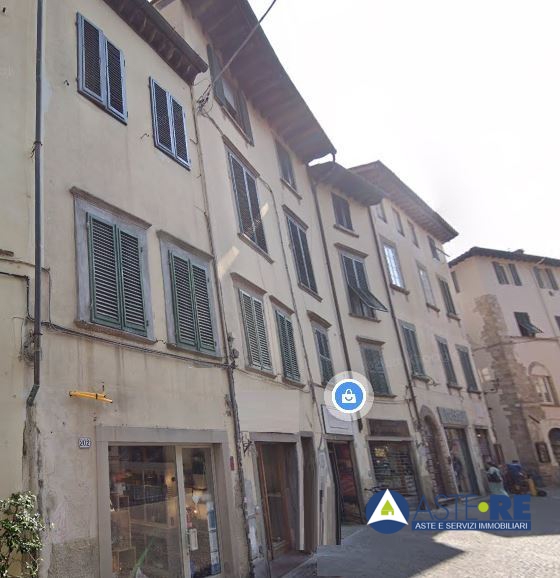 Locale commerciale in vendita a Lucca