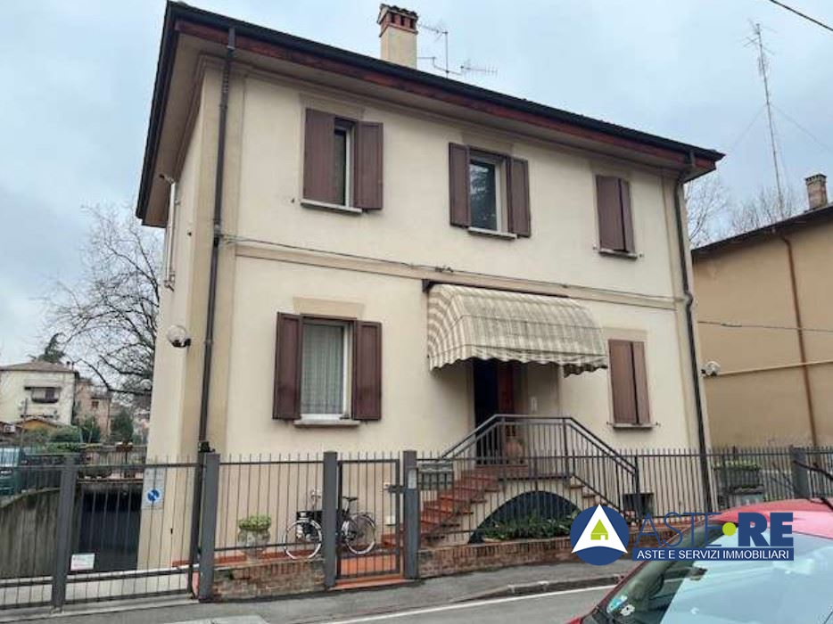 Casa indipendente in vendita a Bologna