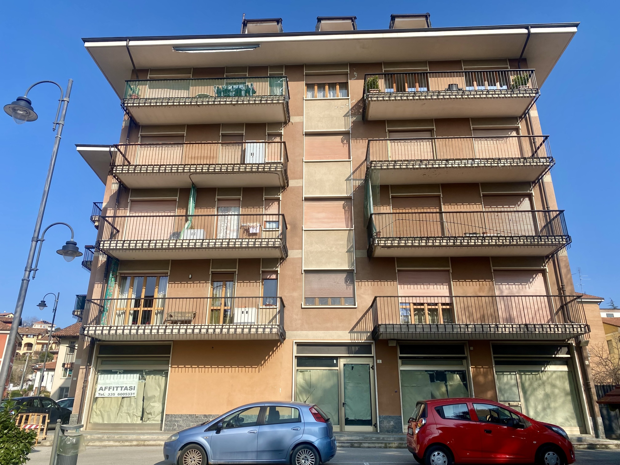 Mansarda con box in via castellero 8, Dogliani