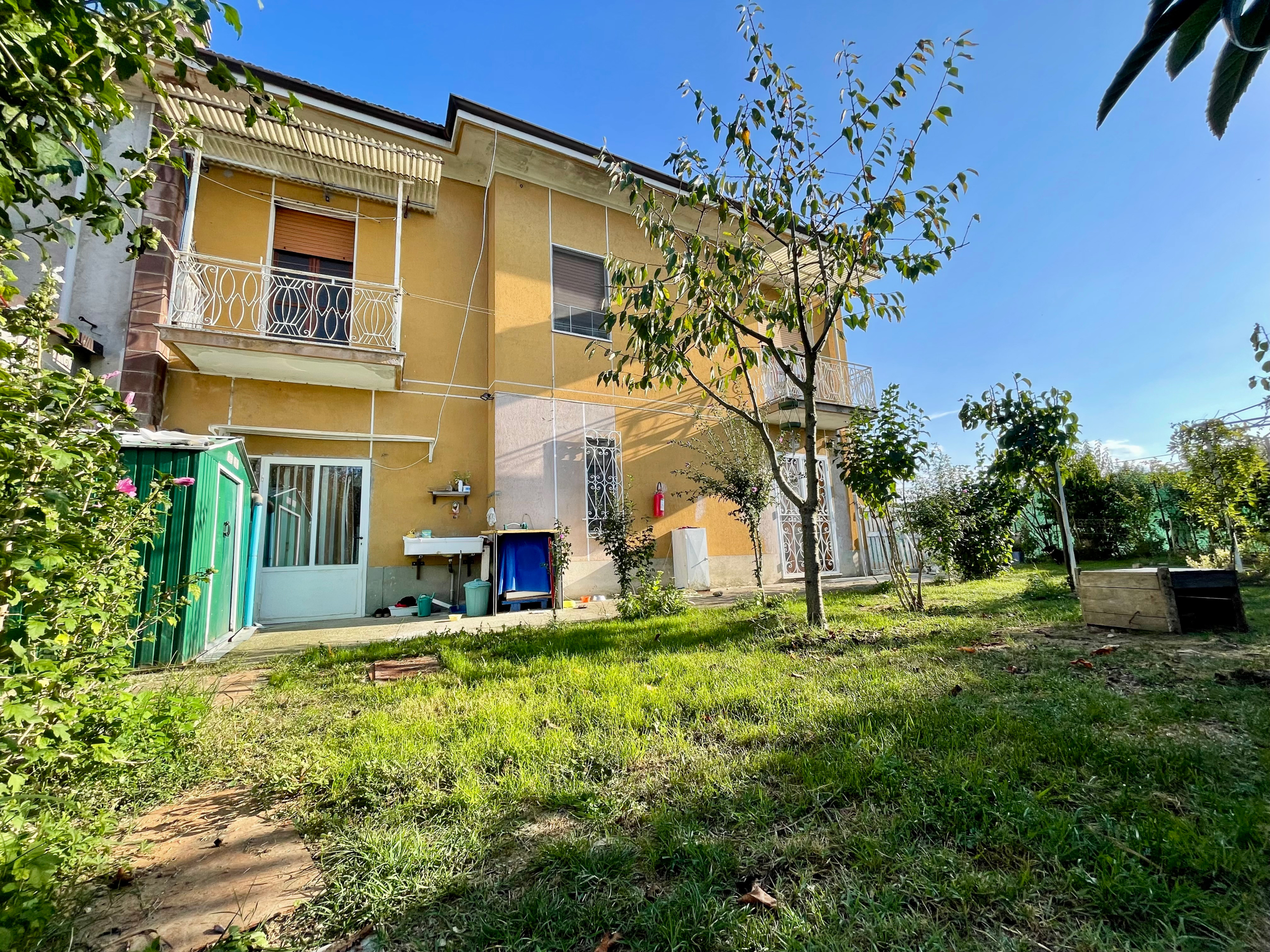 Villetta a schiera con giardino in via bricco san martino 44, Lequio Tanaro