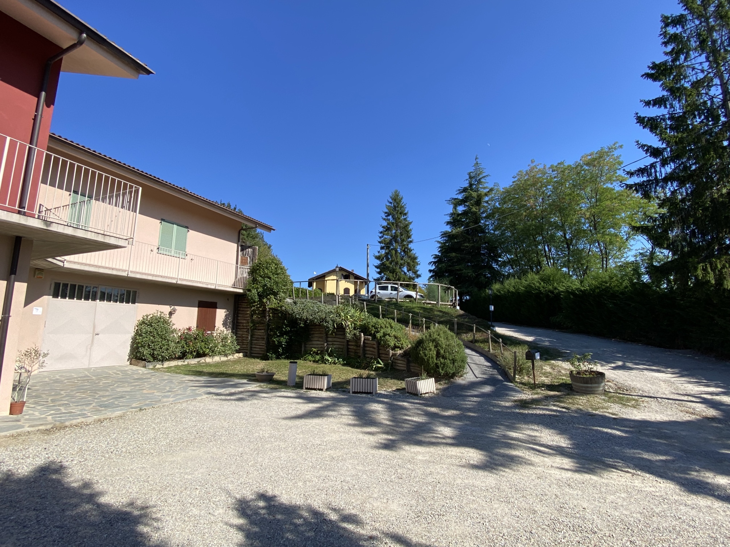 Villa con giardino in localit cerreta 1, Roddino