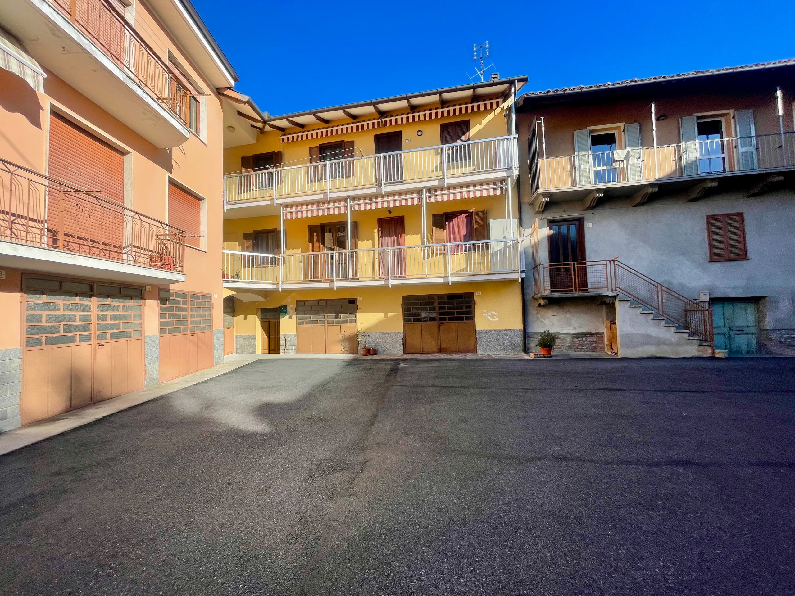 Appartamento con box in via dante alighieri 54, Dogliani