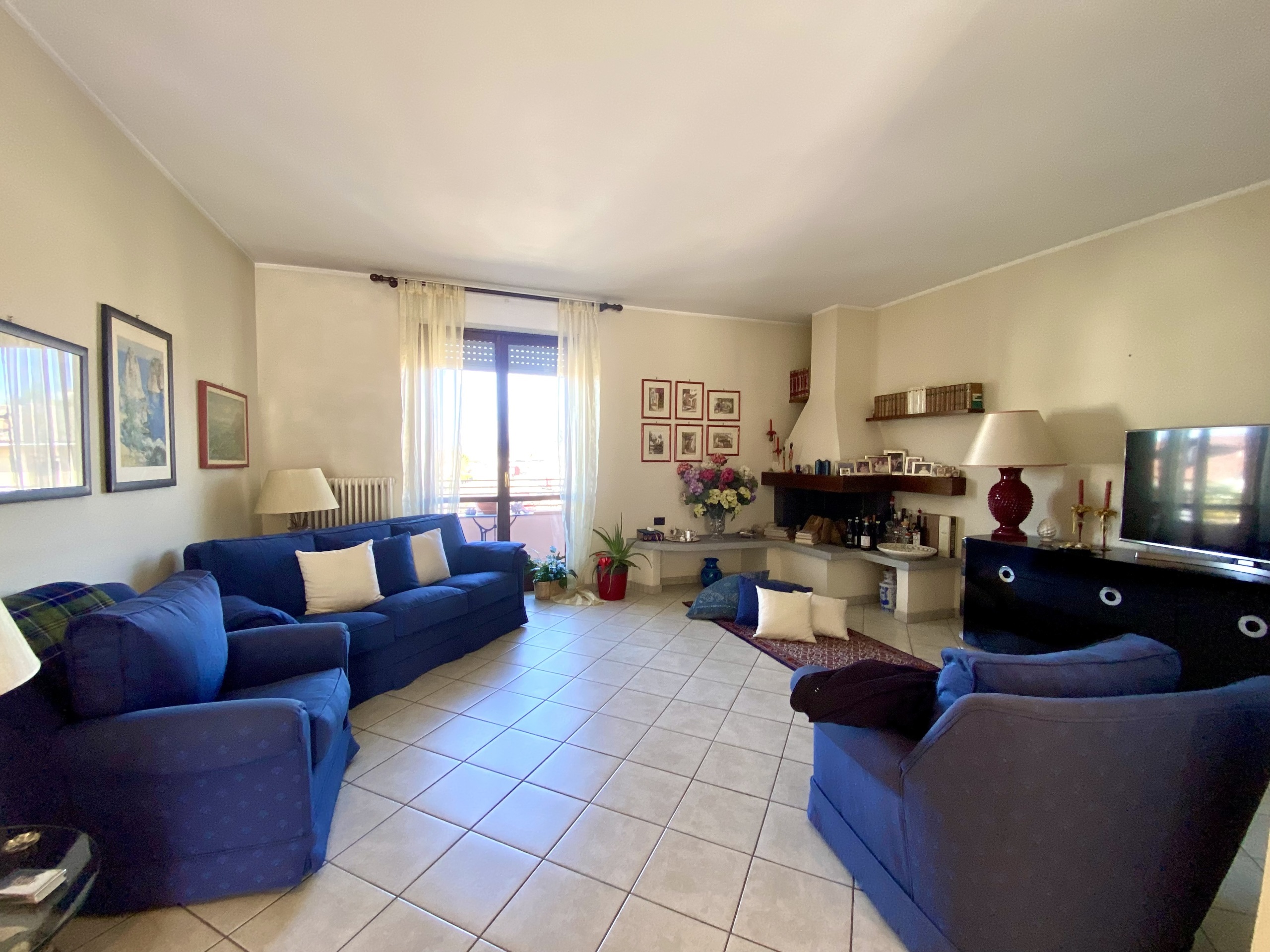 Appartamento con giardino in viale europa 13, Grinzane Cavour