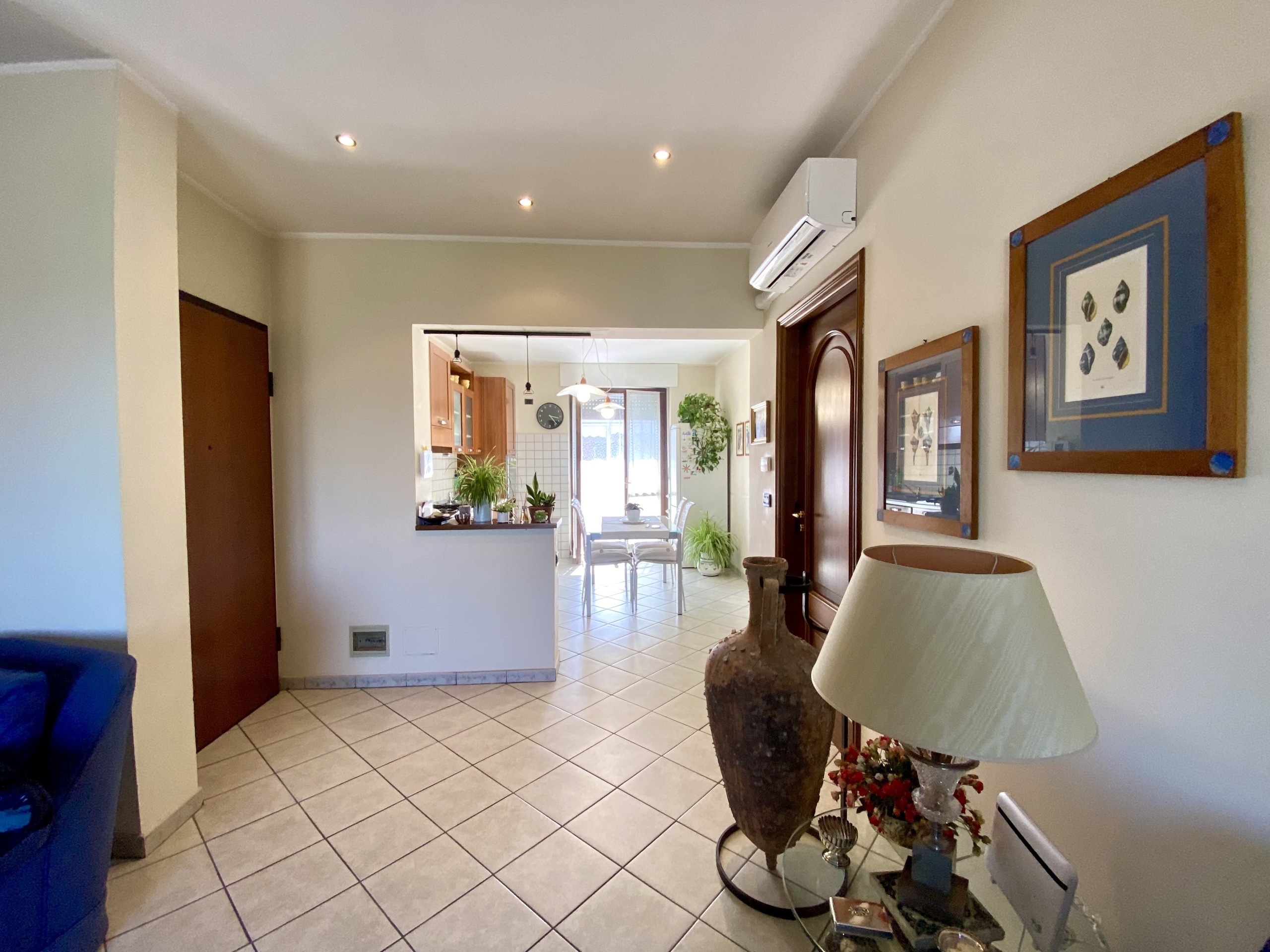 Appartamento con giardino in viale europa 13, Grinzane Cavour