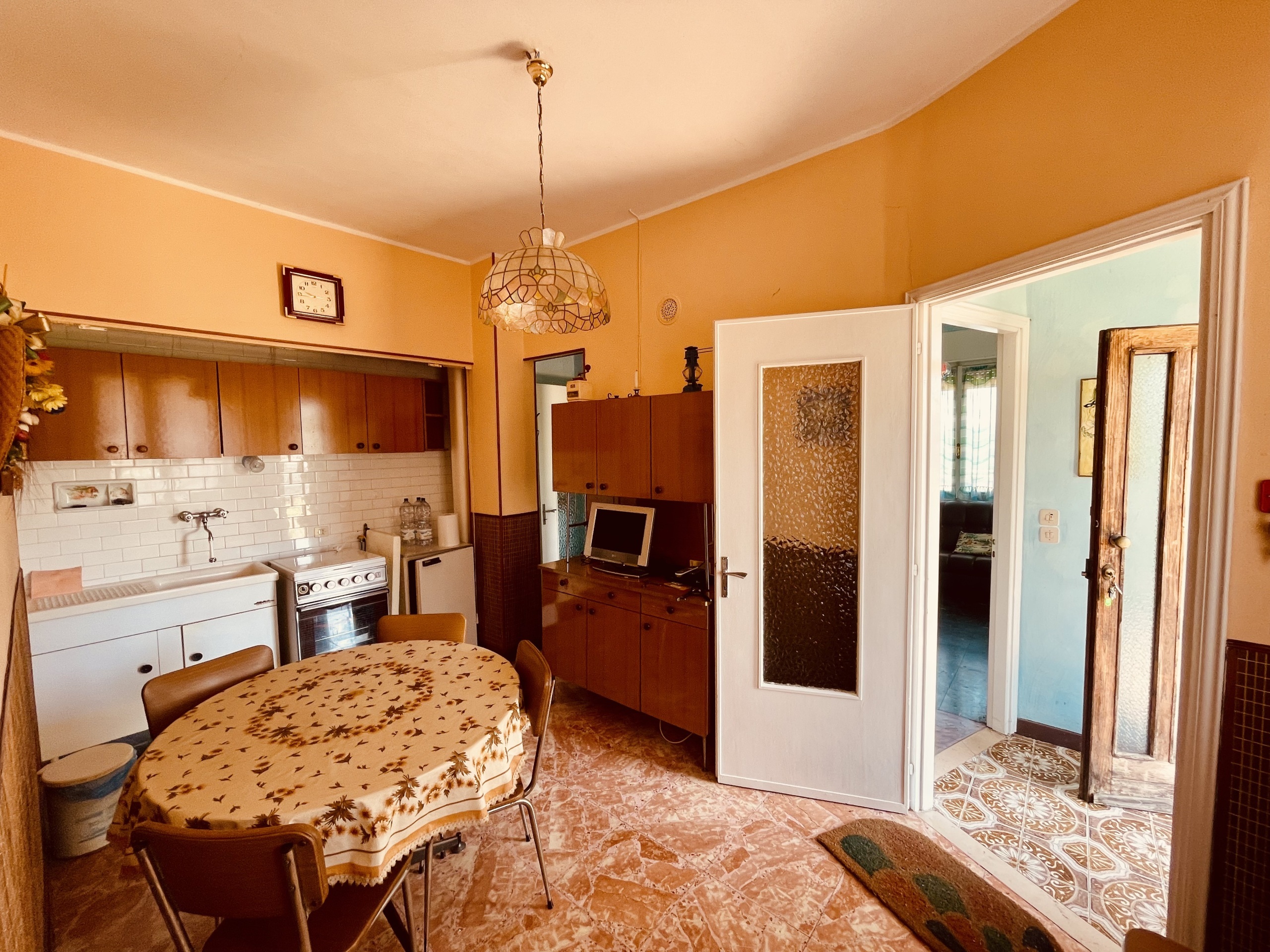 Casa indipendente con giardino in sp32 3, Serravalle Langhe