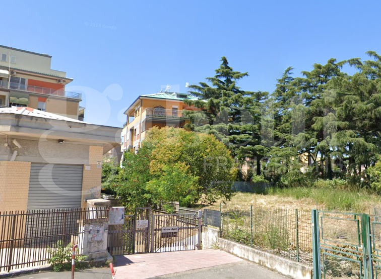 Box/Garage 16mq in vendita a Roma