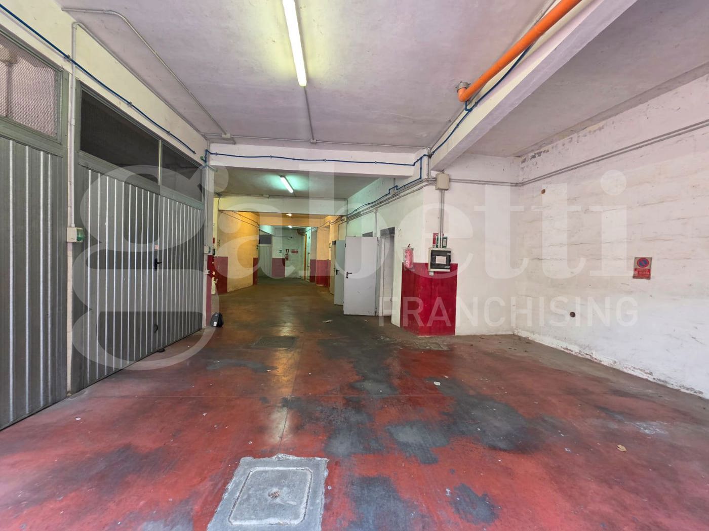 Box/Garage 16mq in vendita a Roma