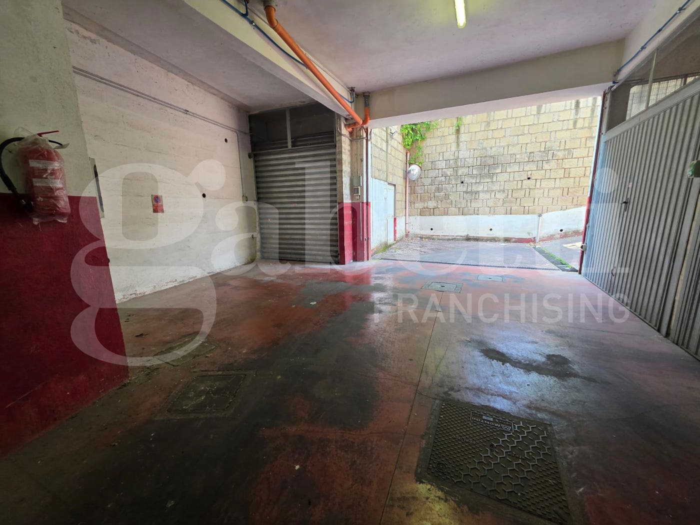 Box/Garage 16mq in vendita a Roma