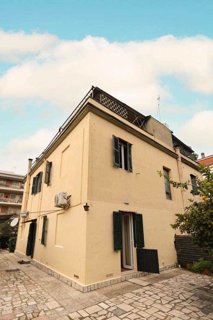 Bilocale arredato in affitto a Roma