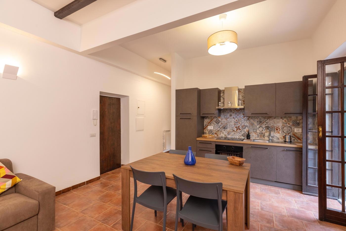 Bilocale arredato in affitto a Roma